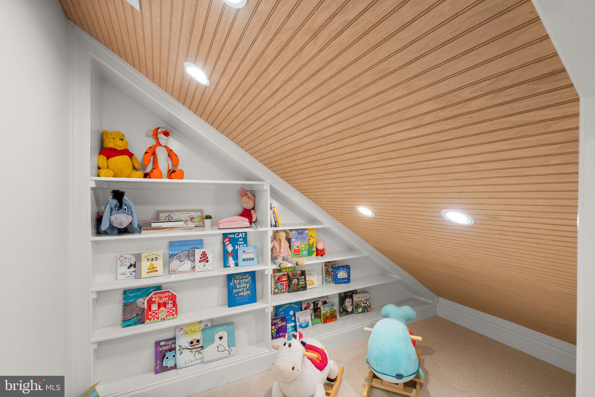 10312 KINGSWAY COURT