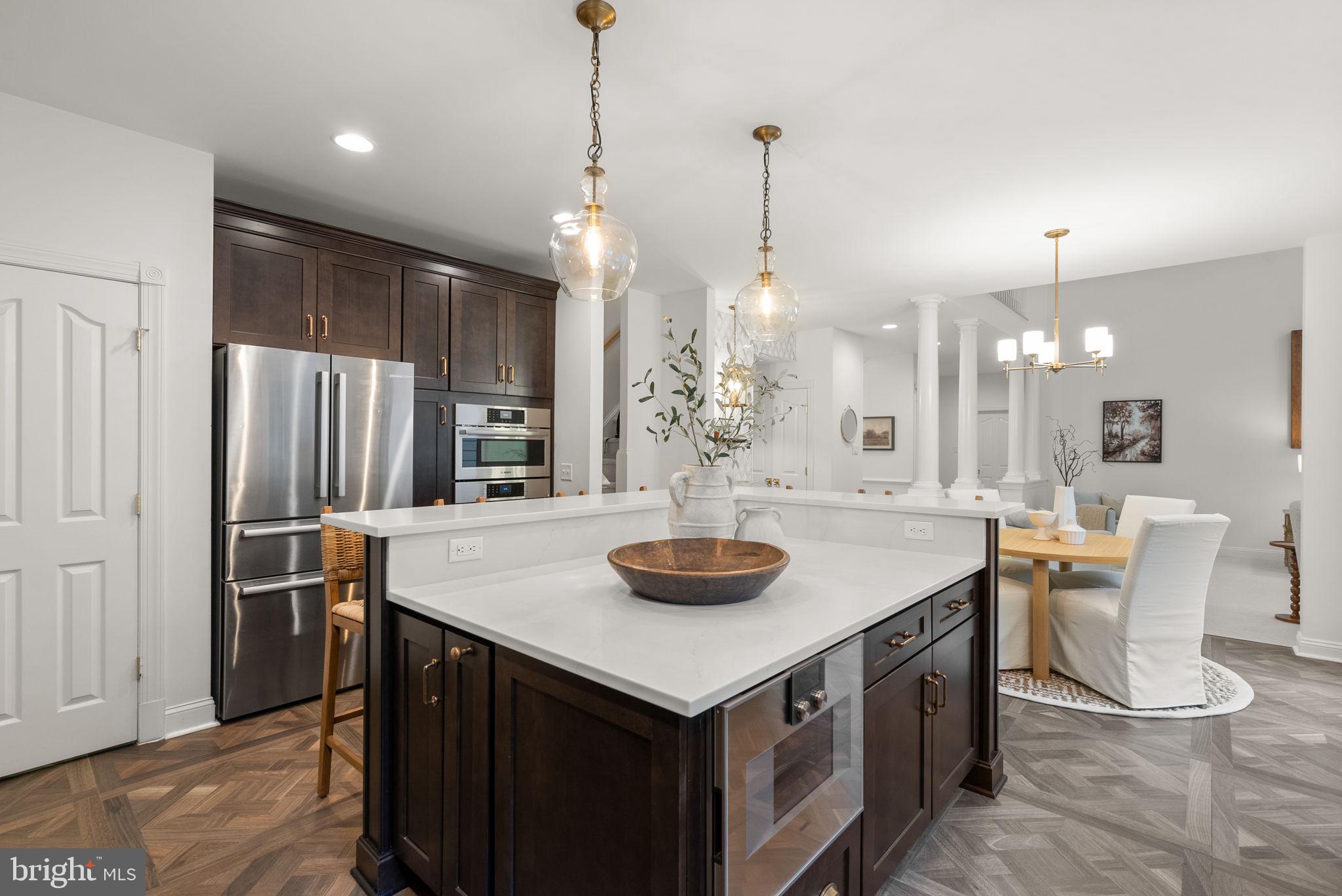 10312 KINGSWAY COURT