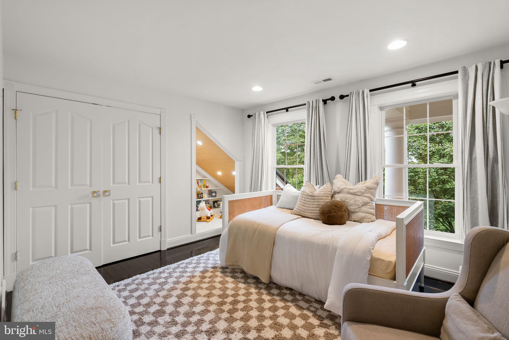 10312 KINGSWAY COURT