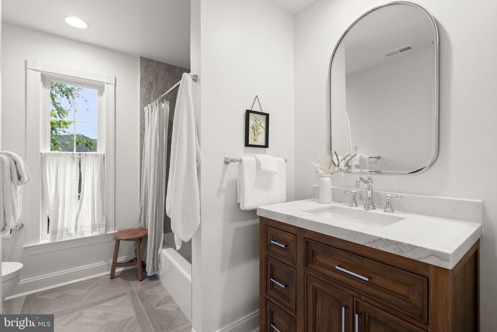 10312 KINGSWAY COURT