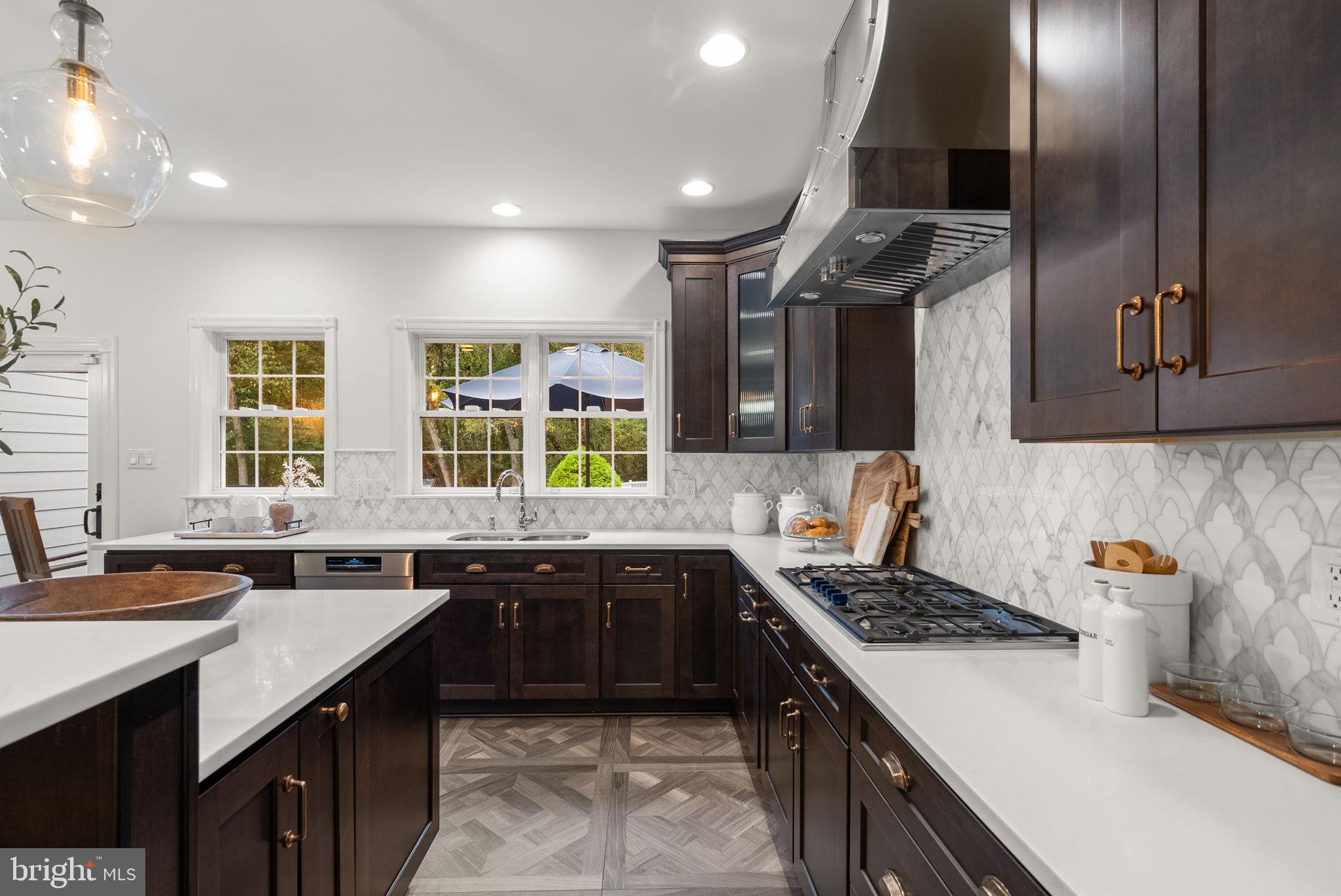 10312 KINGSWAY COURT