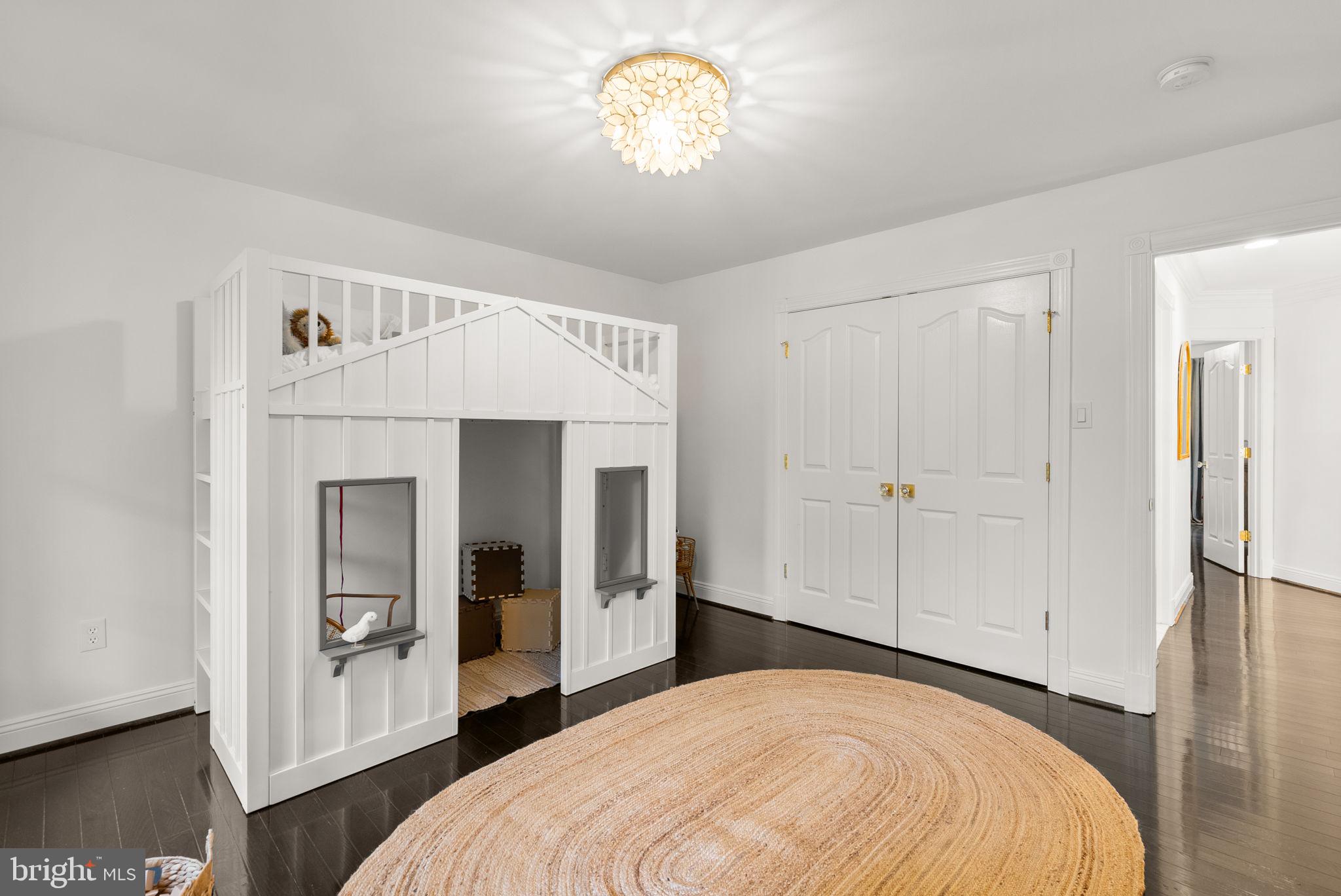 10312 KINGSWAY COURT