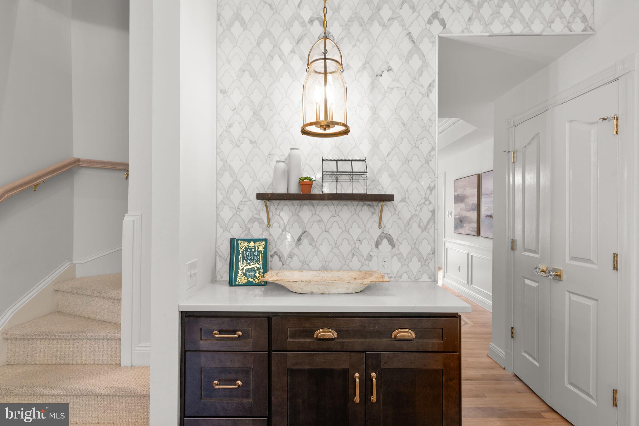 10312 KINGSWAY COURT