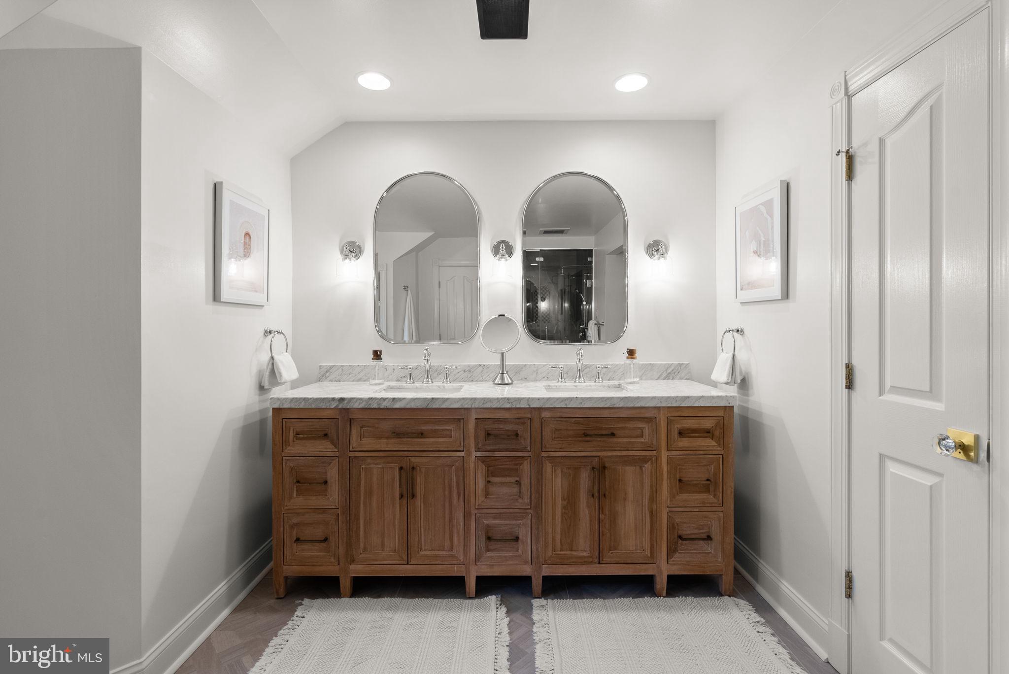 10312 KINGSWAY COURT