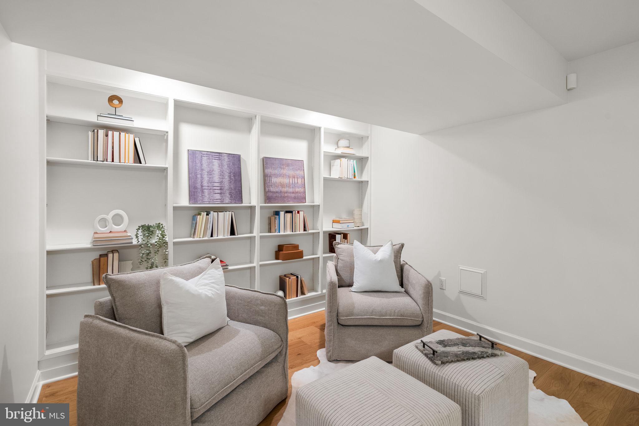 10312 KINGSWAY COURT