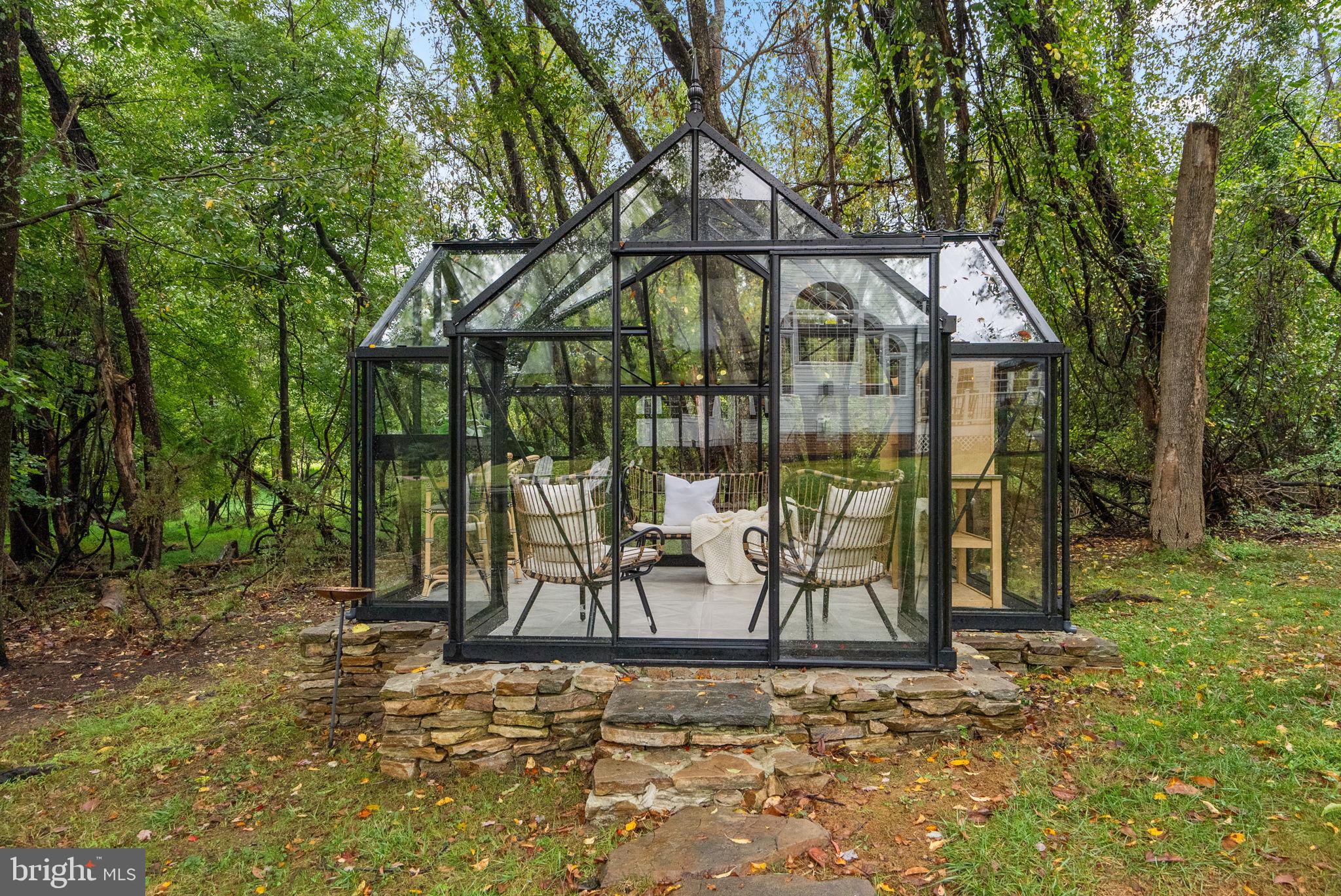 10312 KINGSWAY COURT