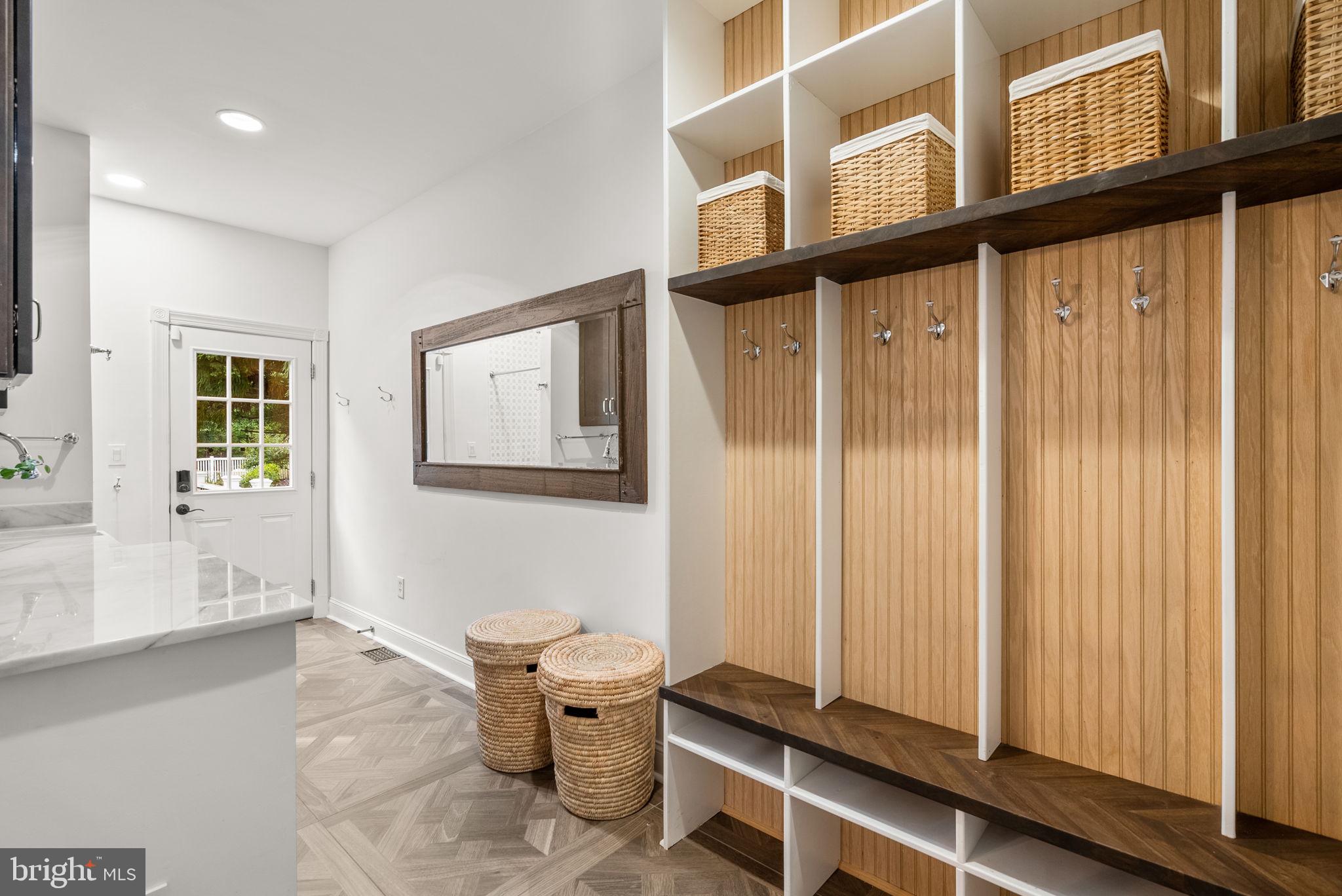 10312 KINGSWAY COURT