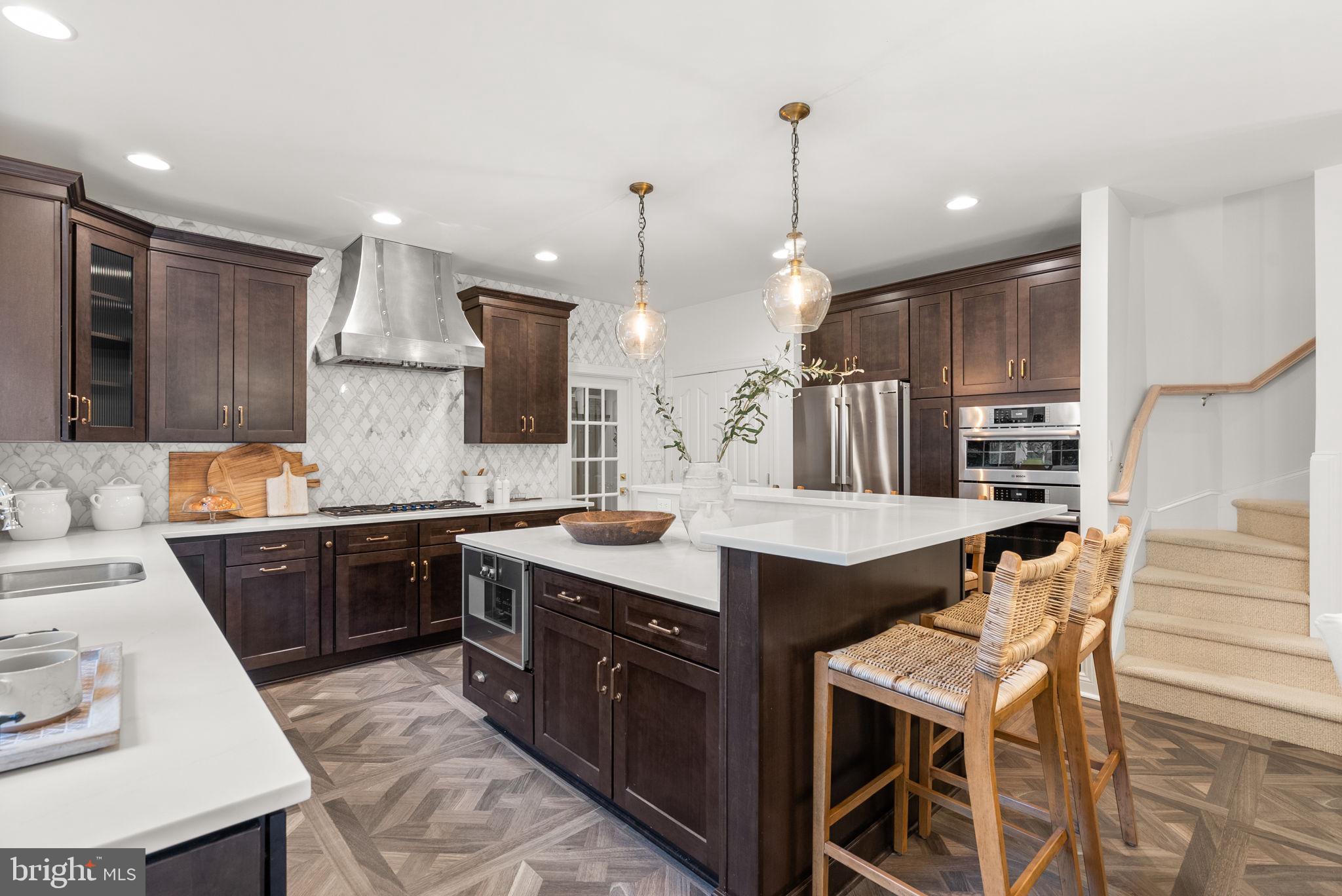 10312 KINGSWAY COURT