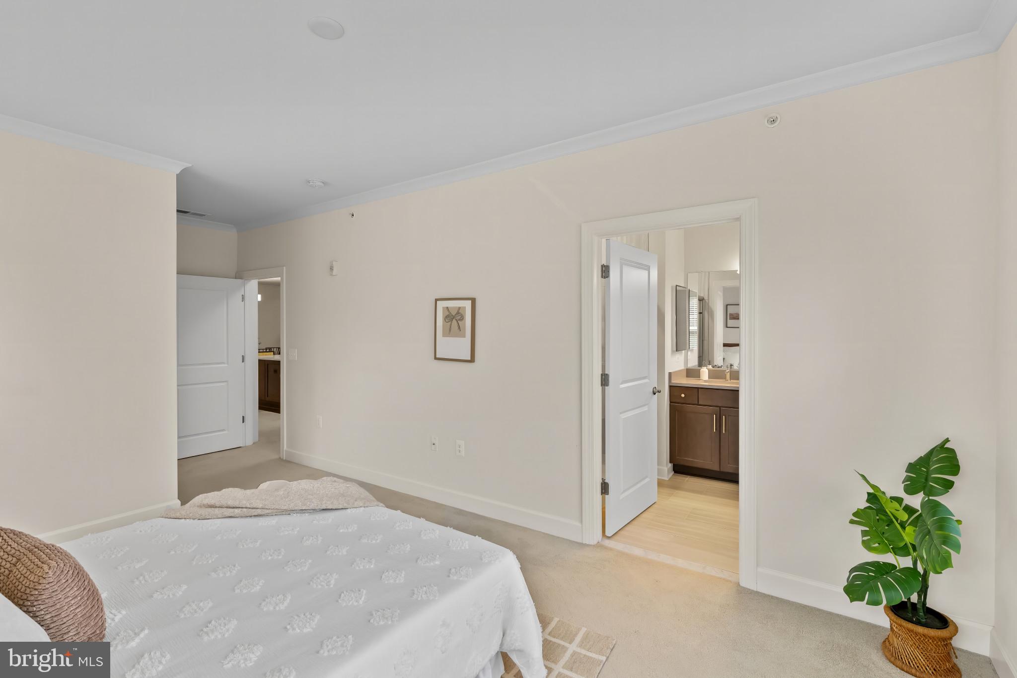 10520 RESORT ROAD 304