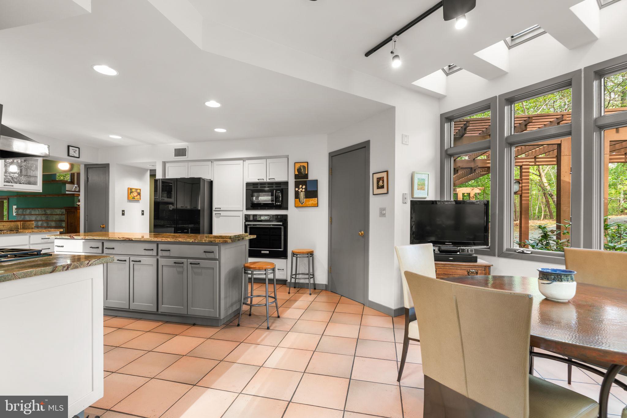 11822 LINDEN CHAPEL ROAD