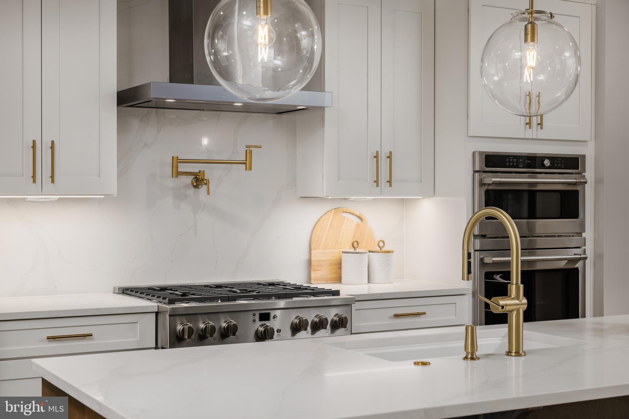 6497 SWIMMER ROW WAY