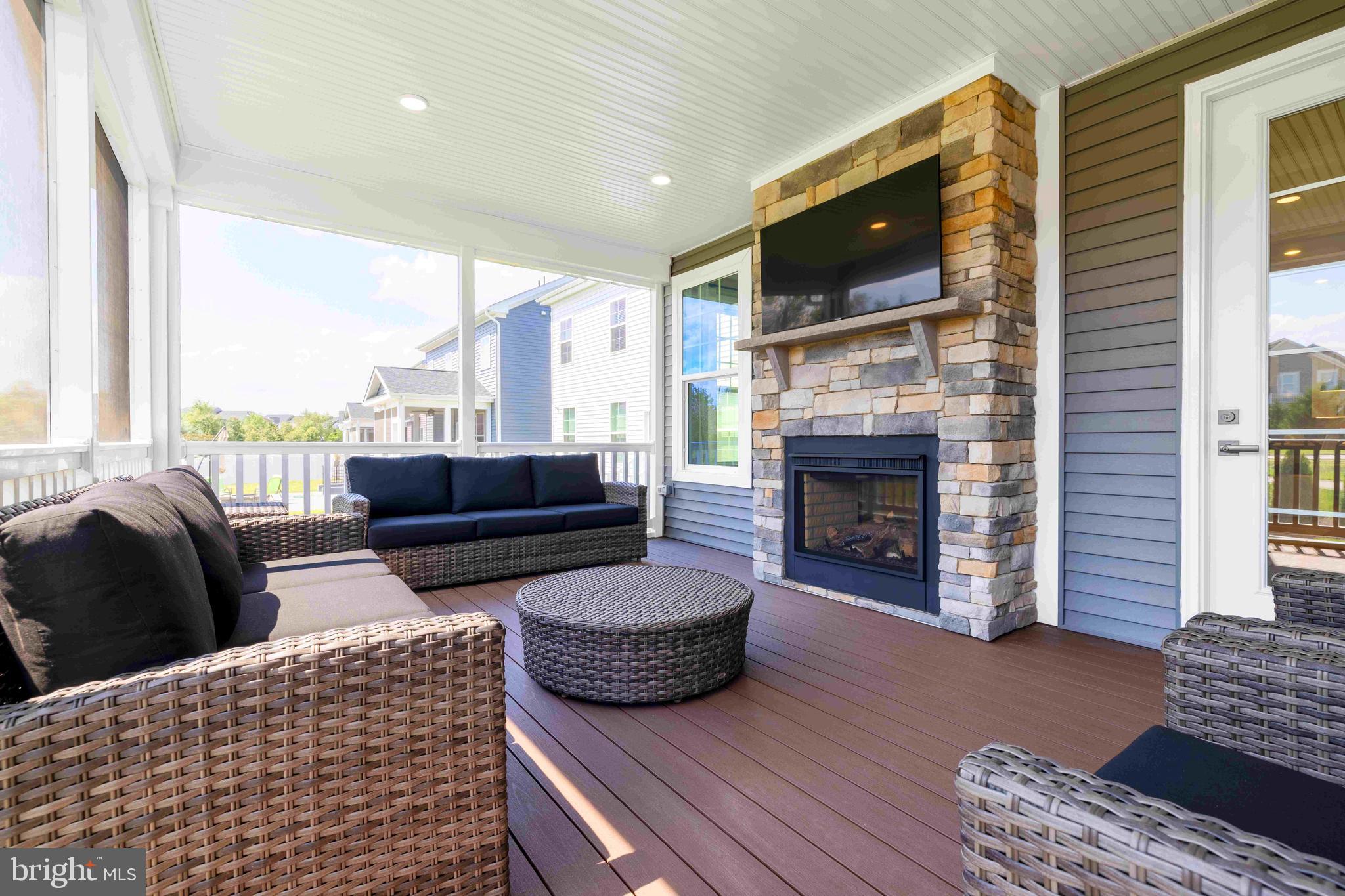 6497 SWIMMER ROW WAY