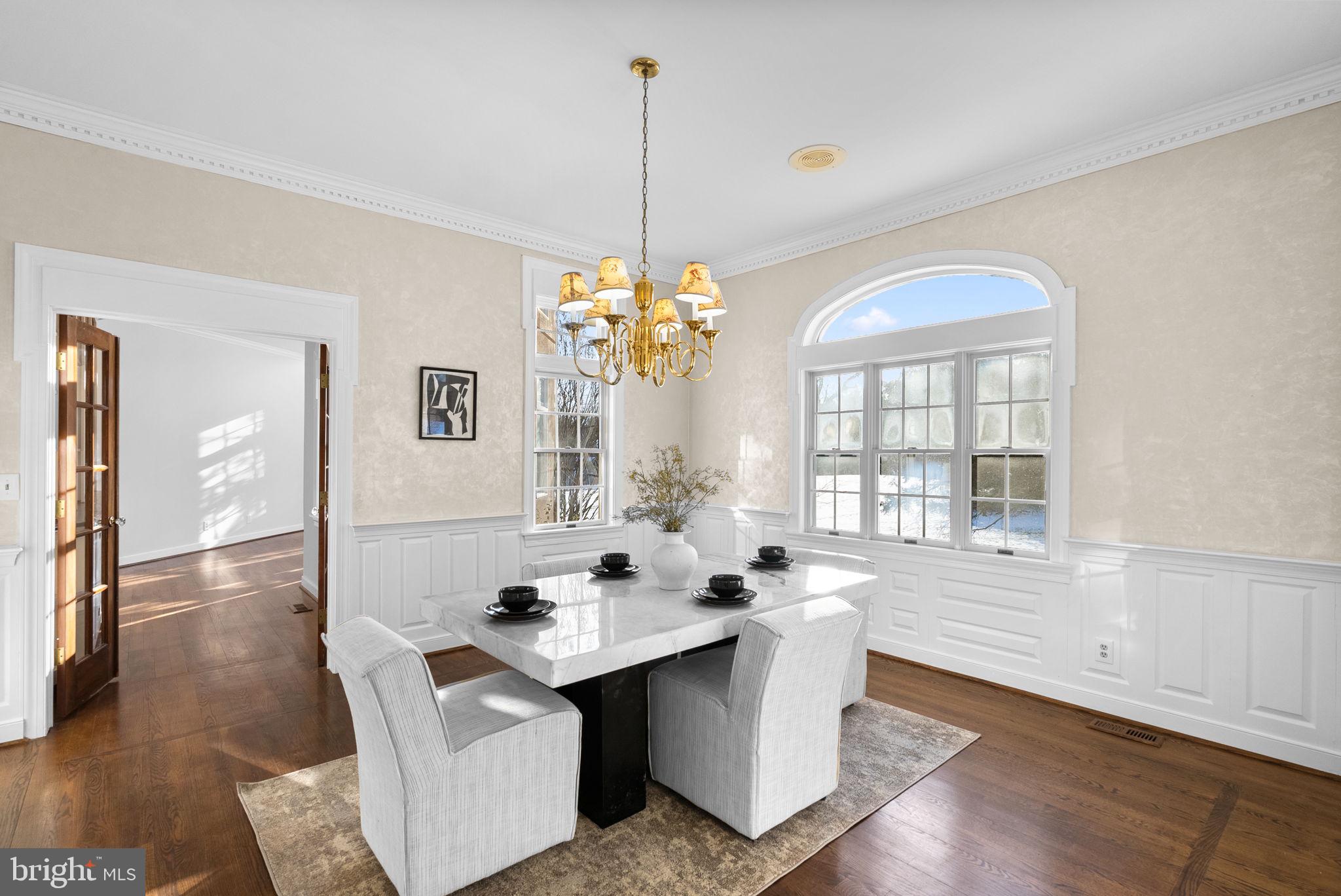 2840 KINGS GIFT DRIVE