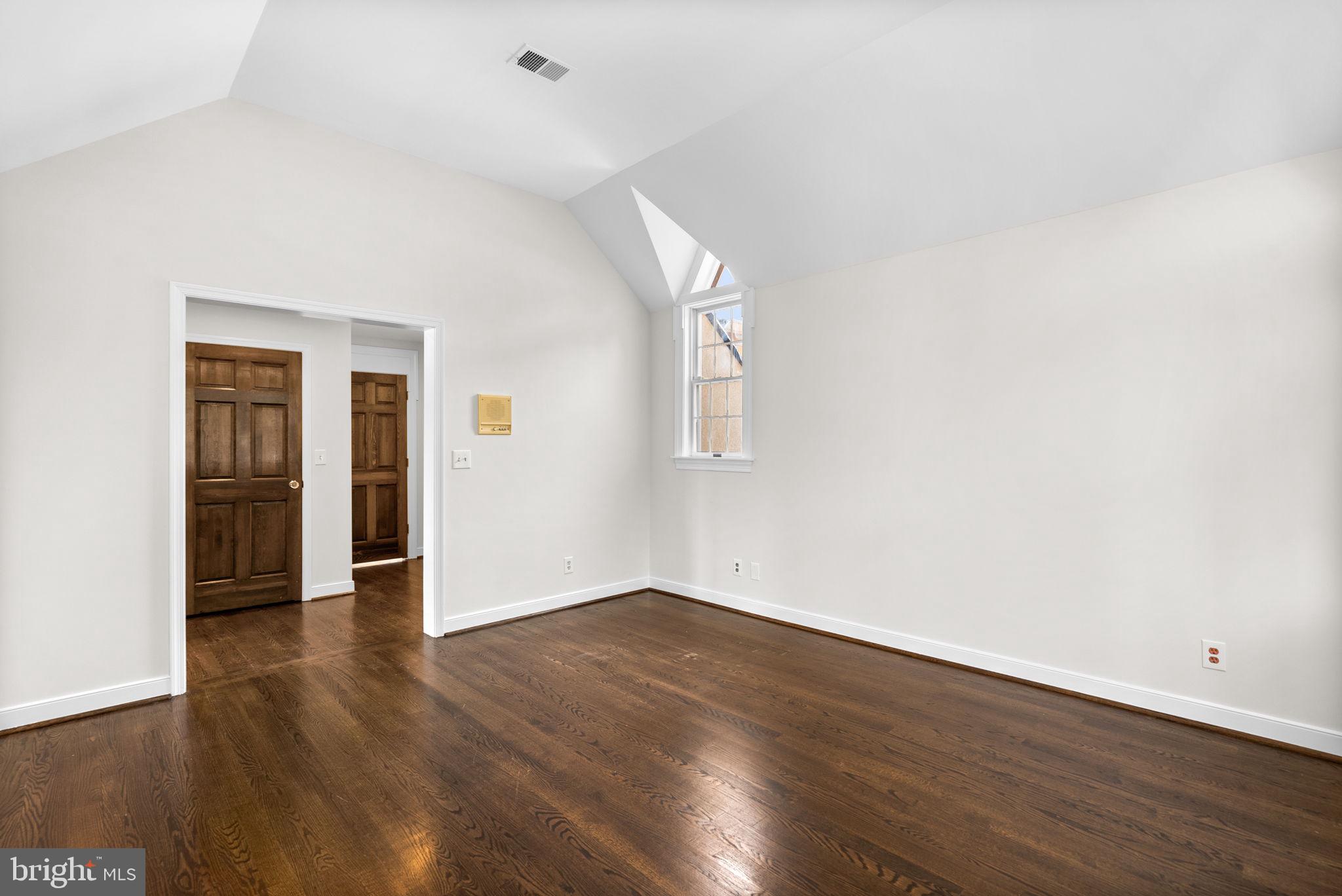 2840 KINGS GIFT DRIVE