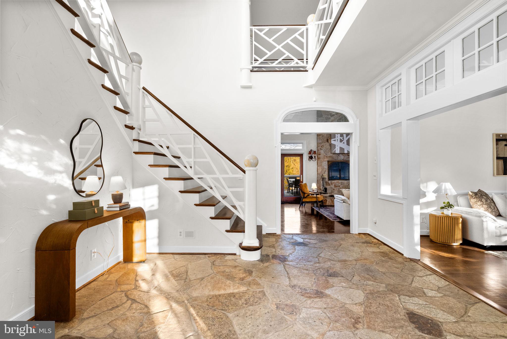 2840 KINGS GIFT DRIVE