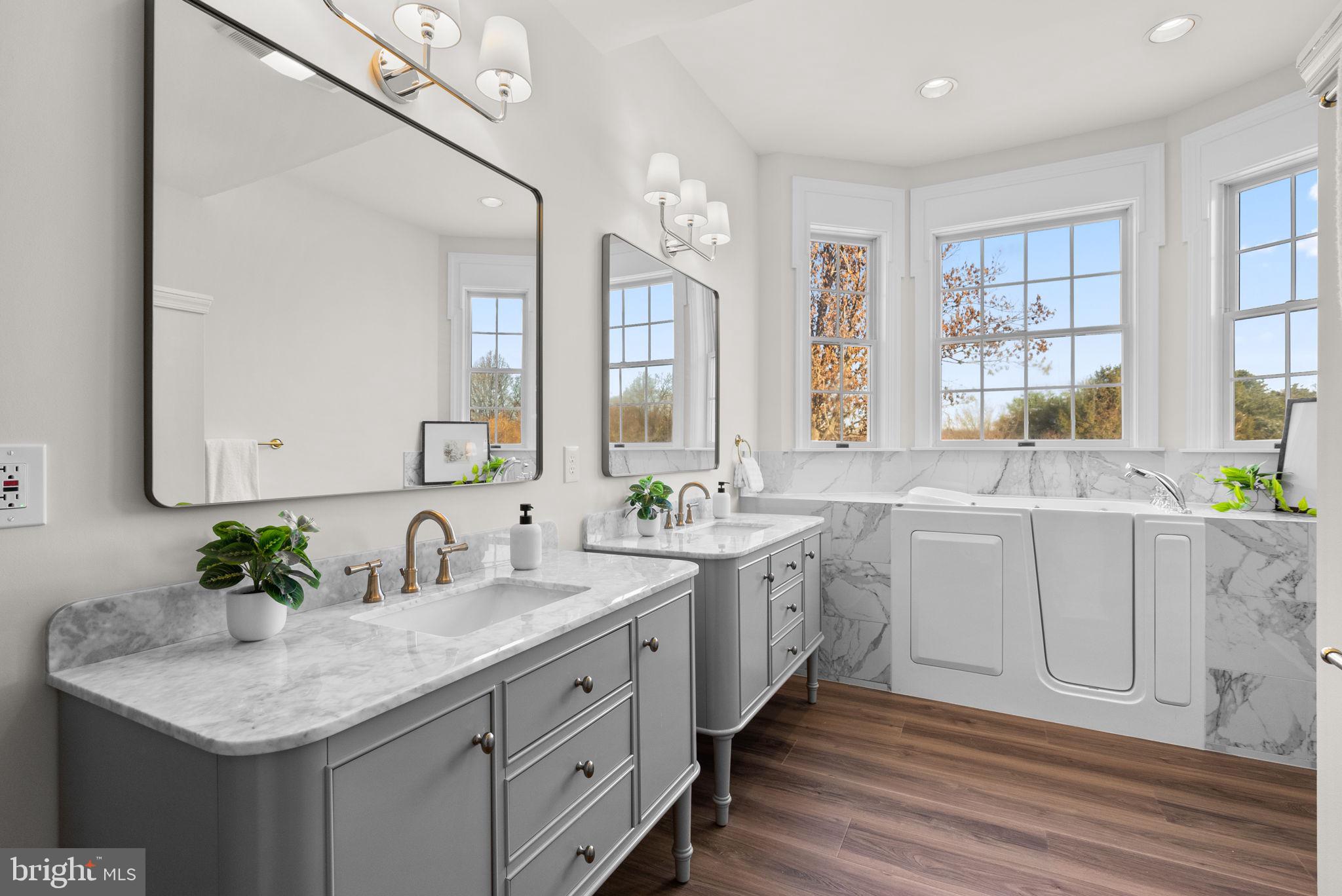 2840 KINGS GIFT DRIVE