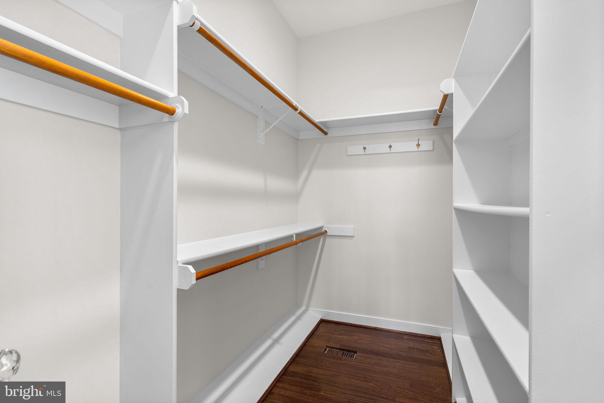 2840 KINGS GIFT DRIVE