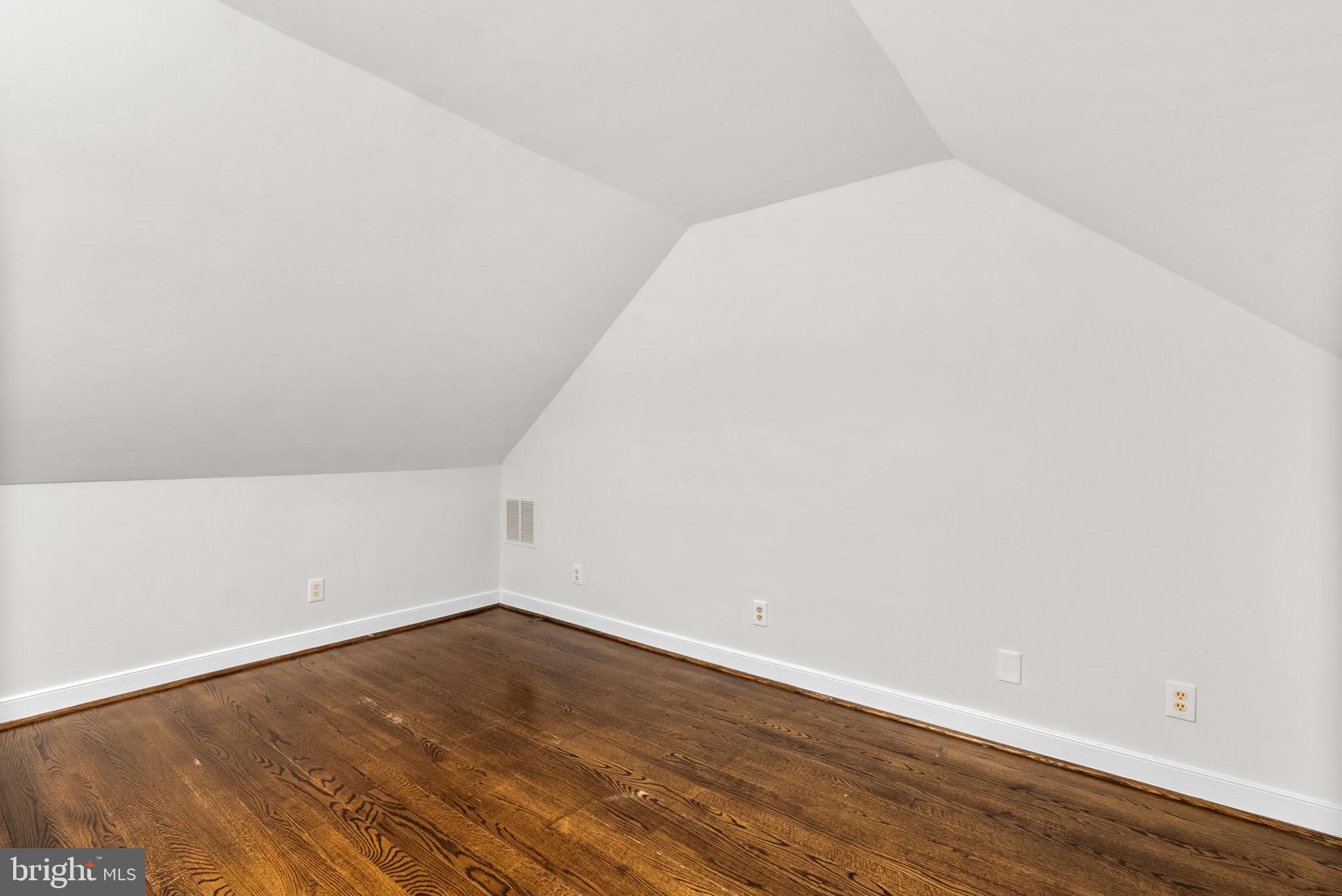 2840 KINGS GIFT DRIVE