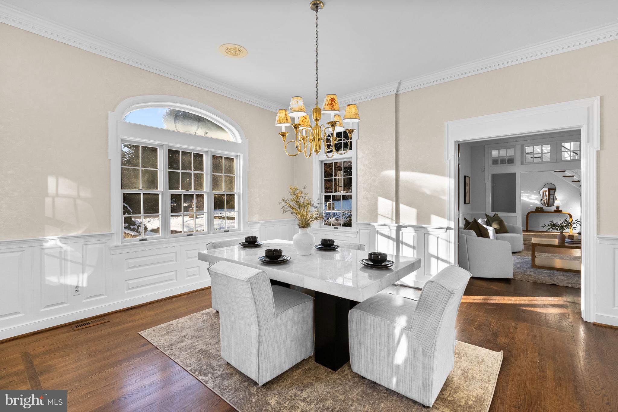 2840 KINGS GIFT DRIVE