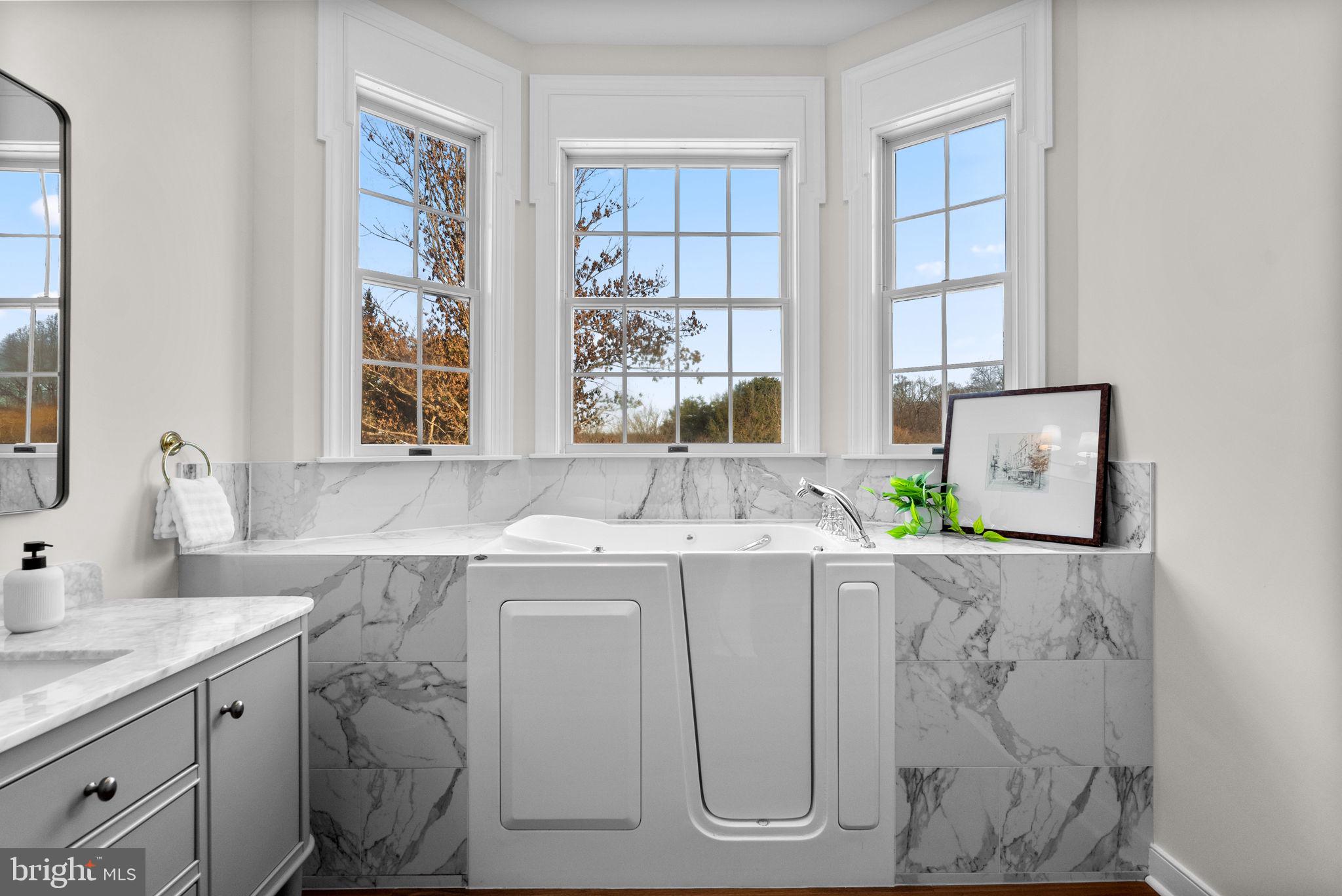 2840 KINGS GIFT DRIVE