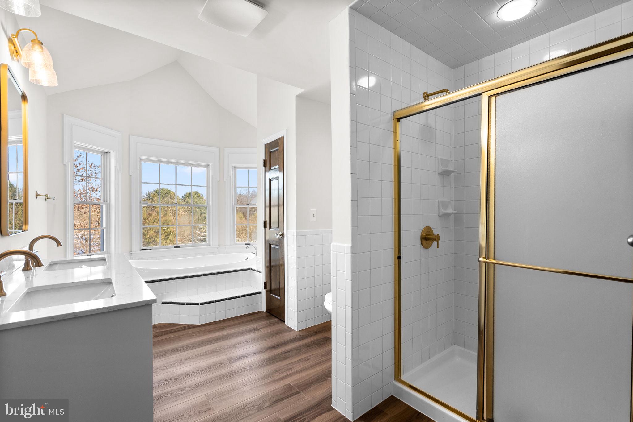 2840 KINGS GIFT DRIVE