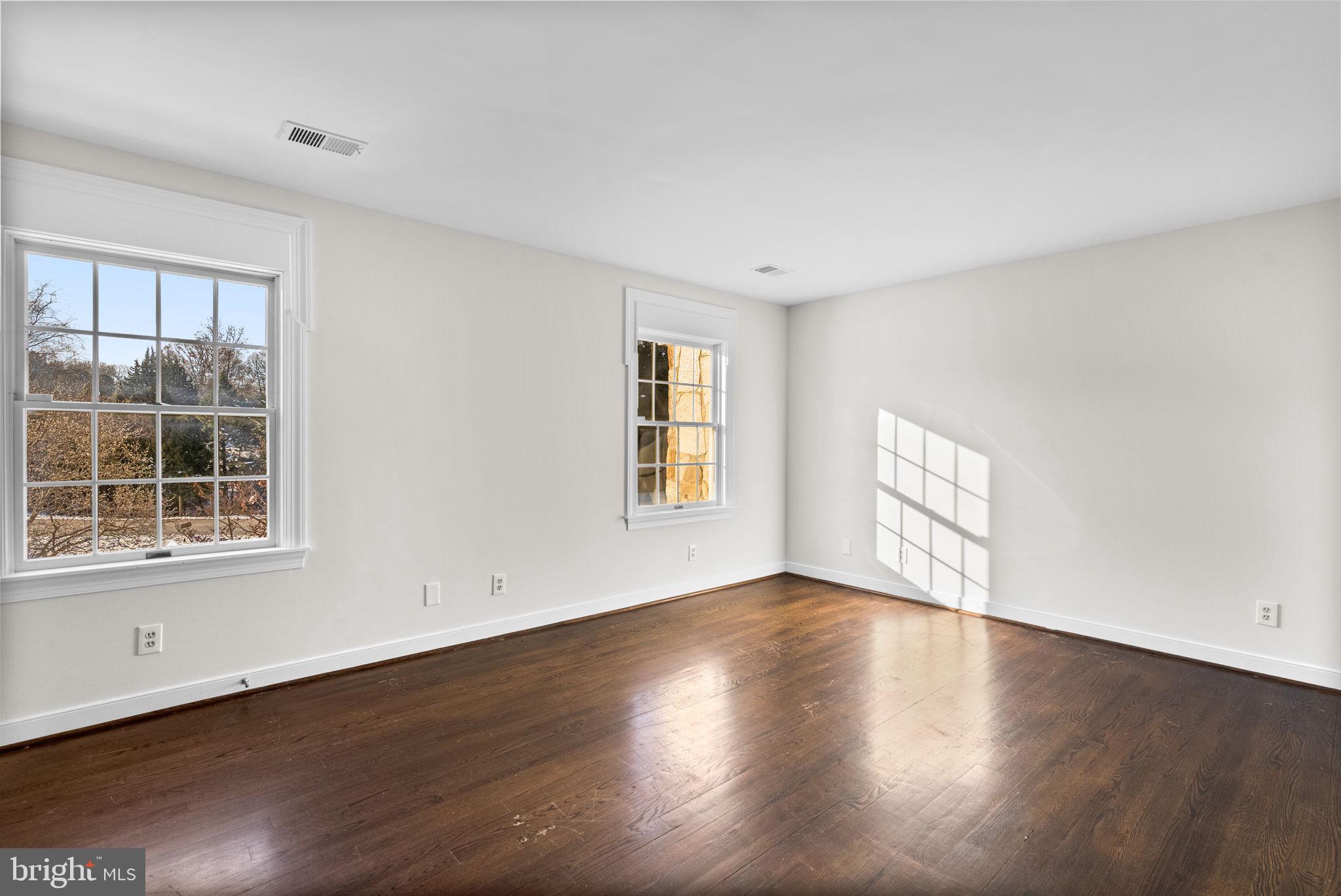 2840 KINGS GIFT DRIVE