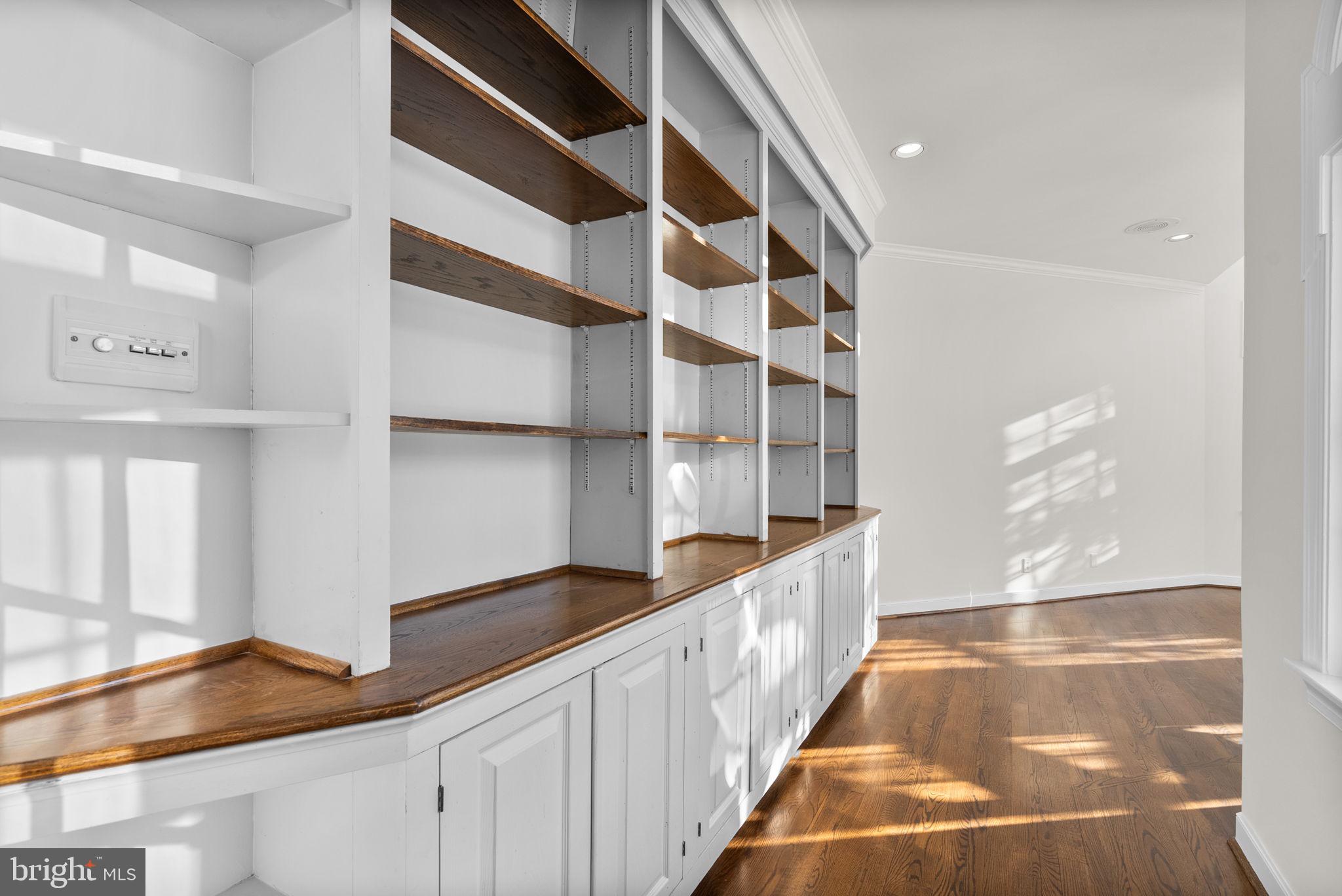 2840 KINGS GIFT DRIVE