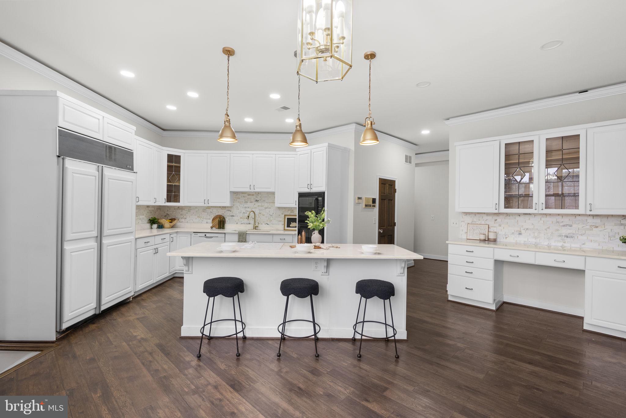 2840 KINGS GIFT DRIVE