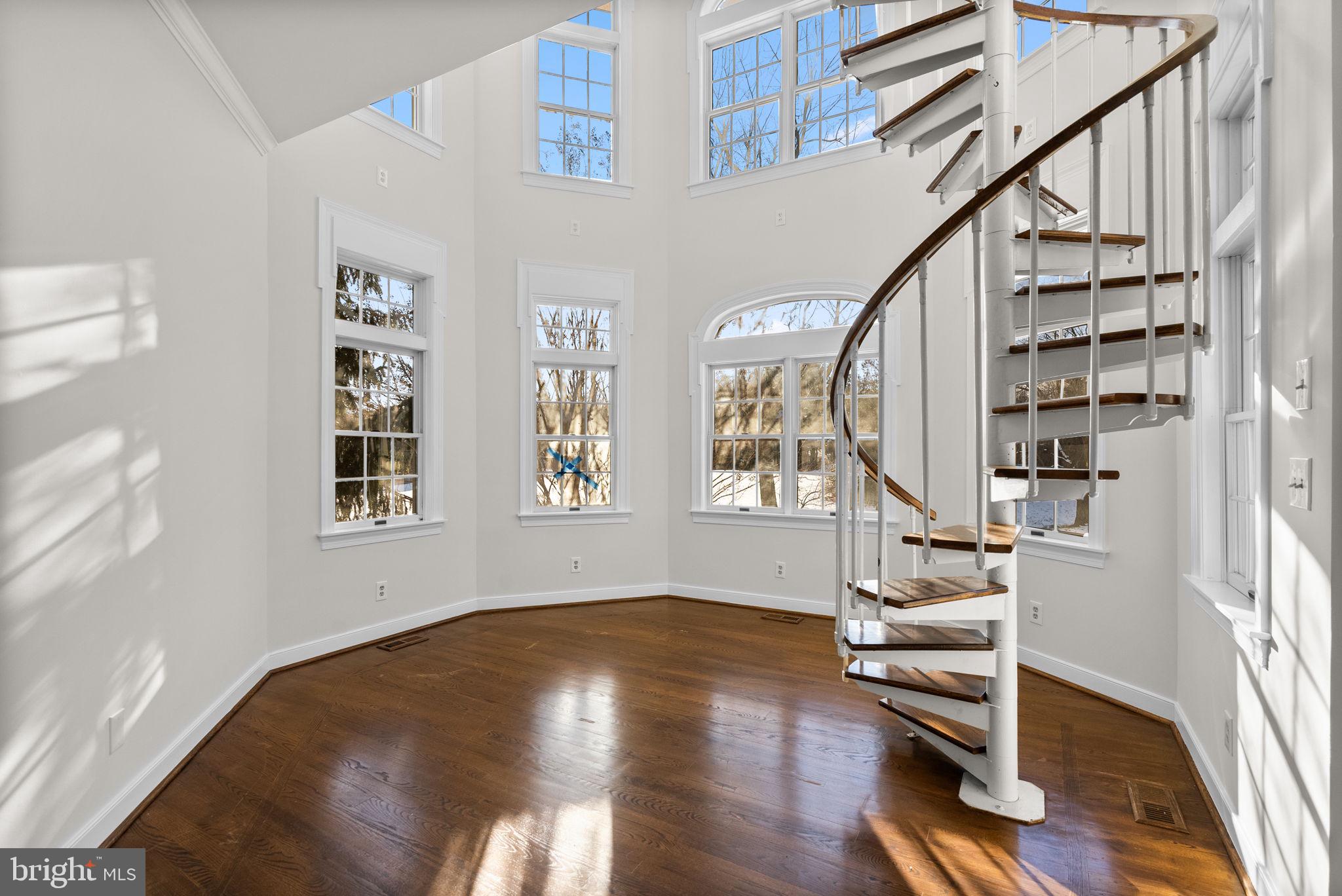 2840 KINGS GIFT DRIVE