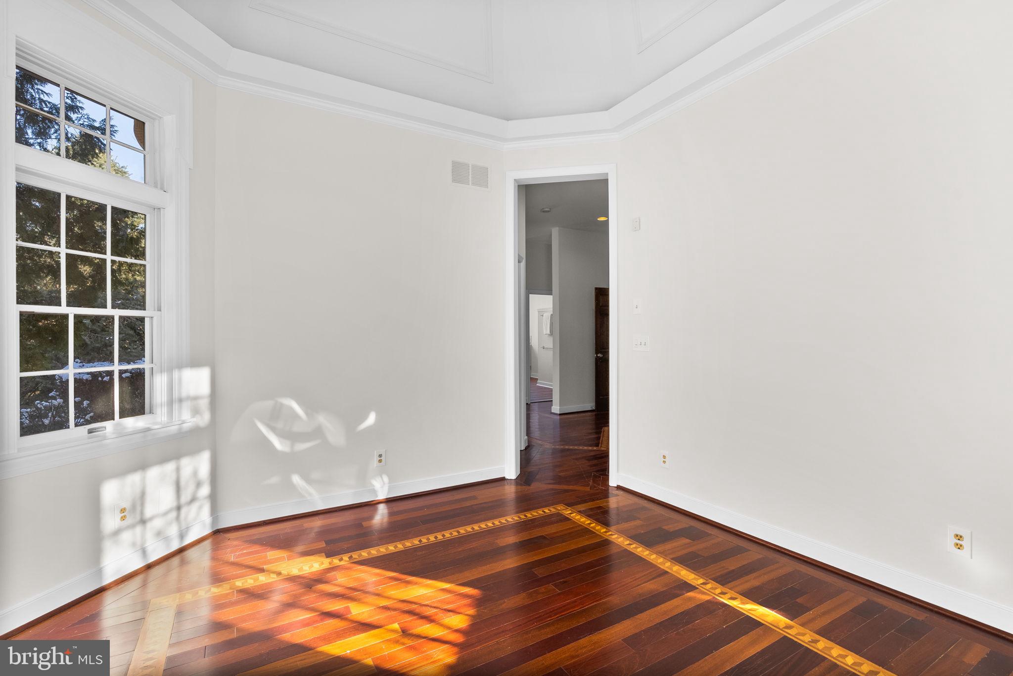 2840 KINGS GIFT DRIVE