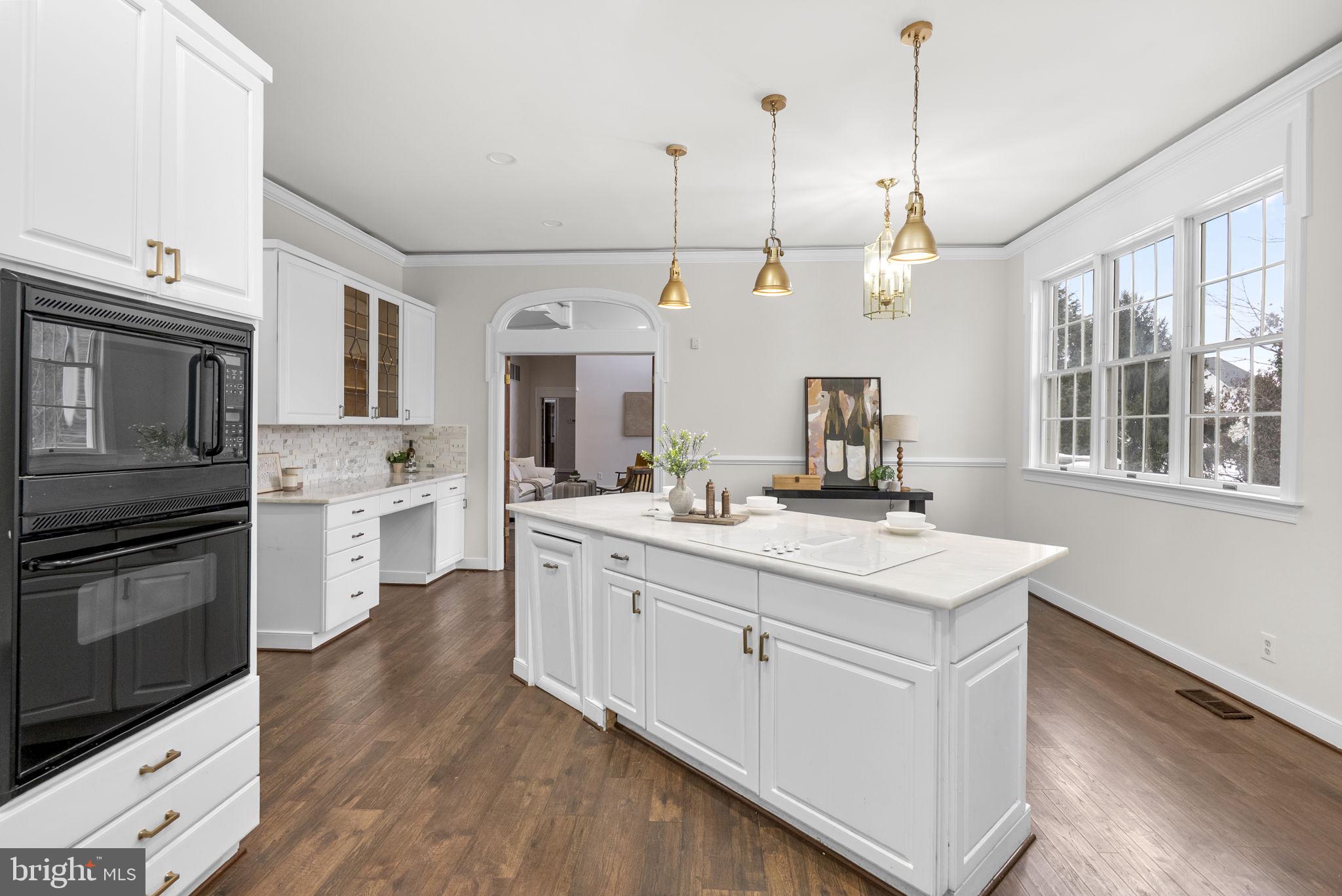 2840 KINGS GIFT DRIVE