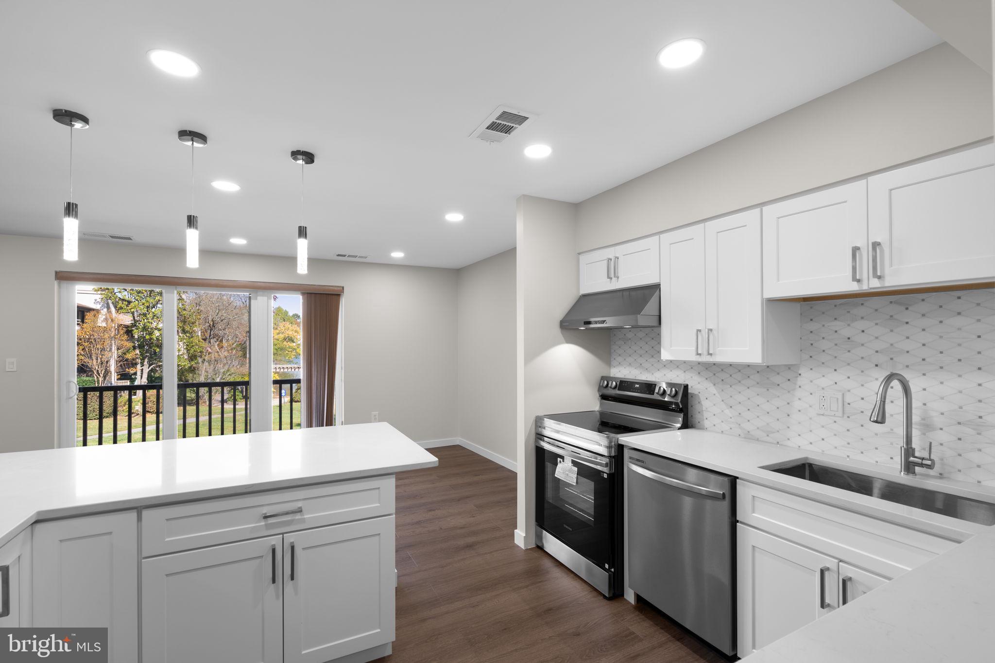 10053 WINDSTREAM DRIVE 3