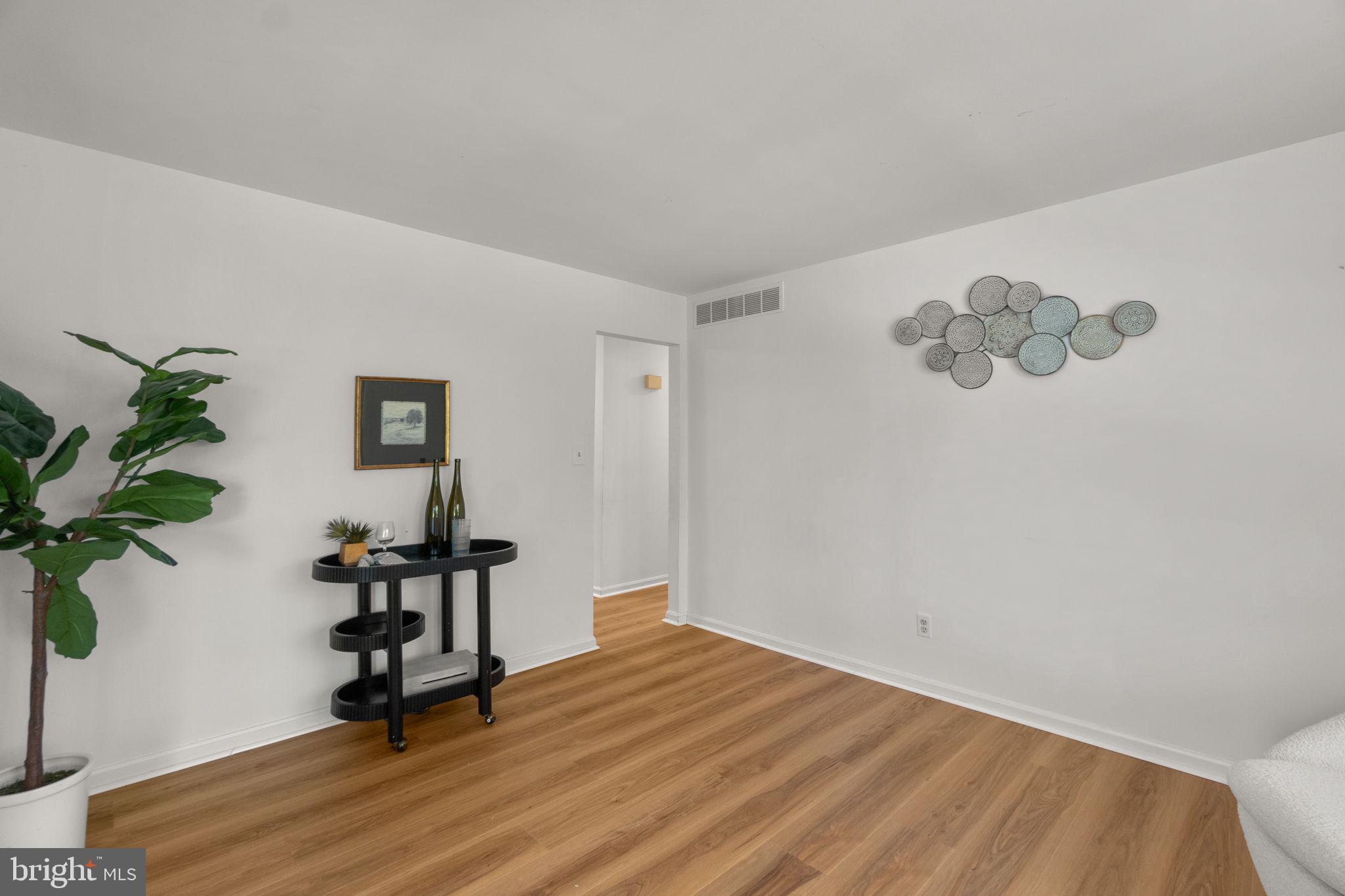 1251 HERITAGE FARMS COURT