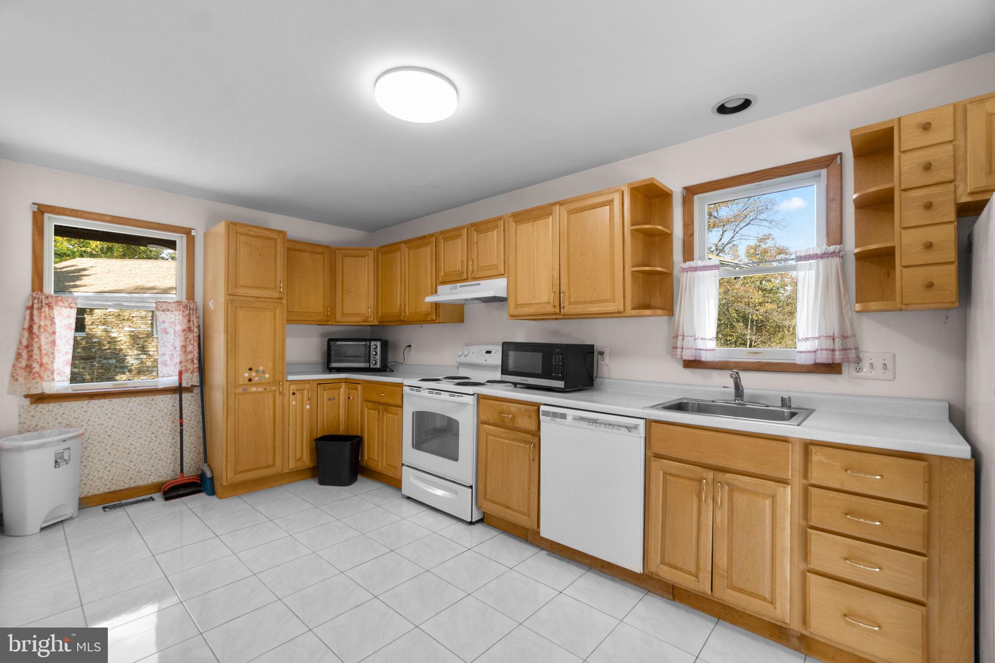 1251 HERITAGE FARMS COURT