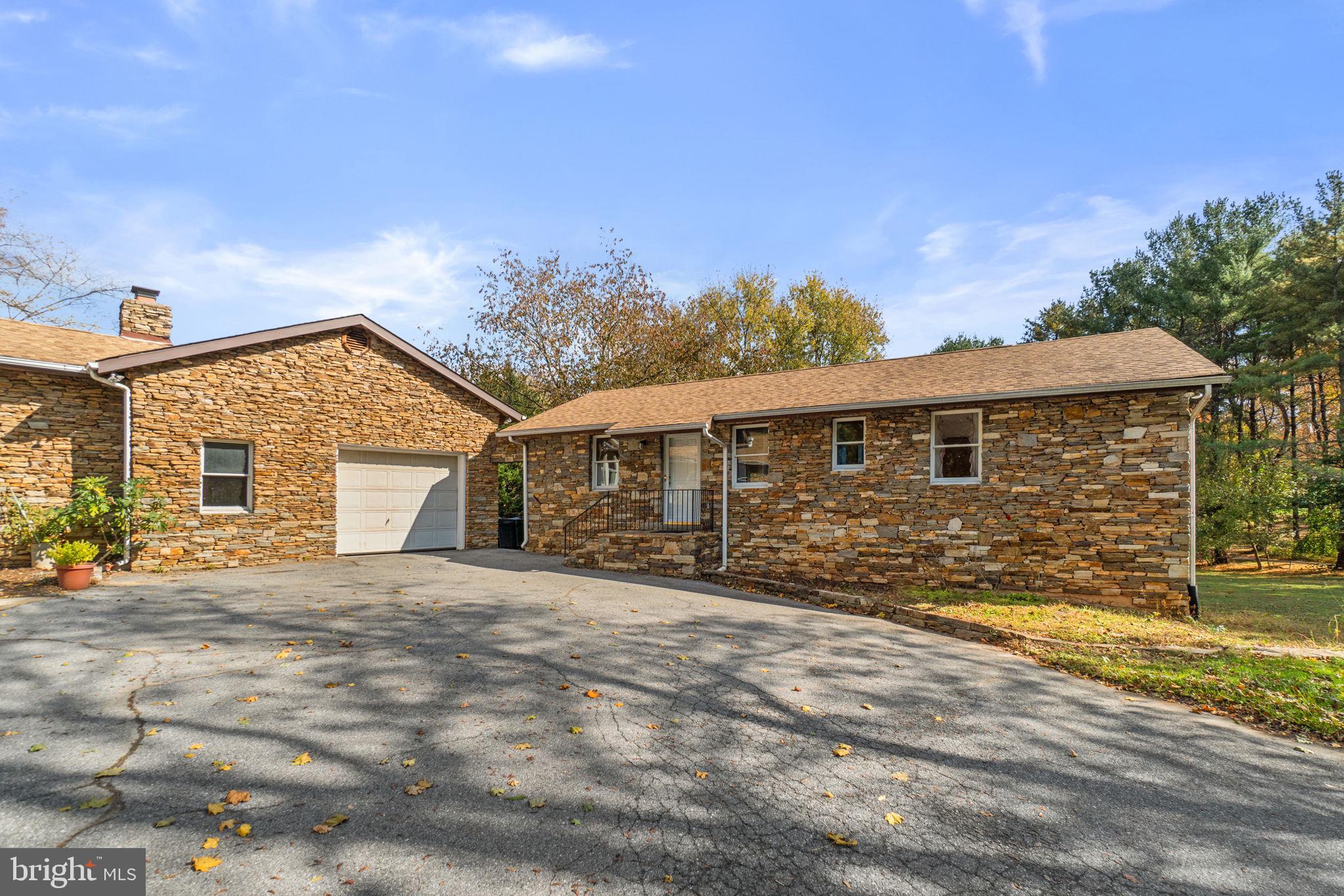 1251 HERITAGE FARMS COURT