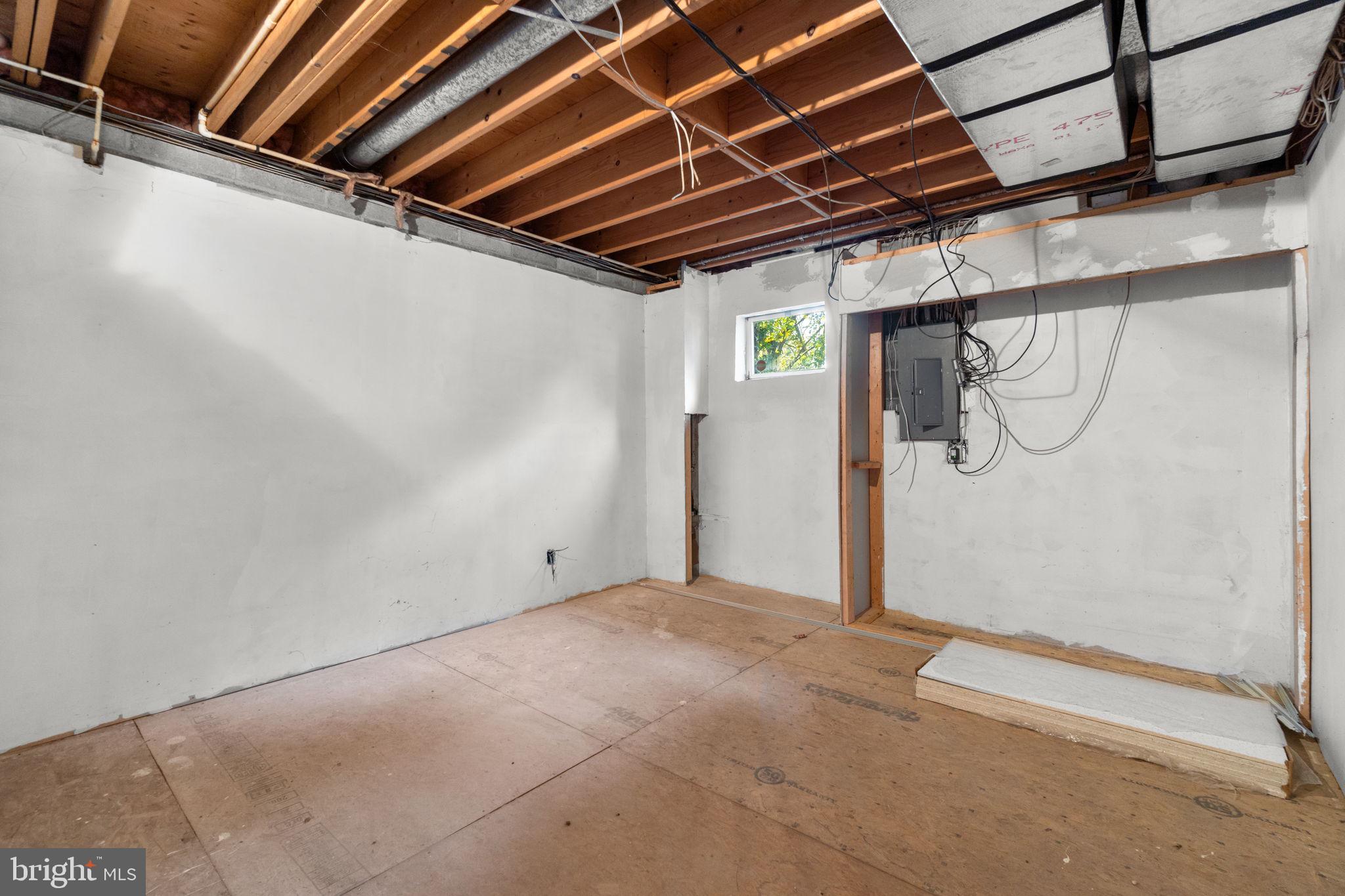 1251 HERITAGE FARMS COURT