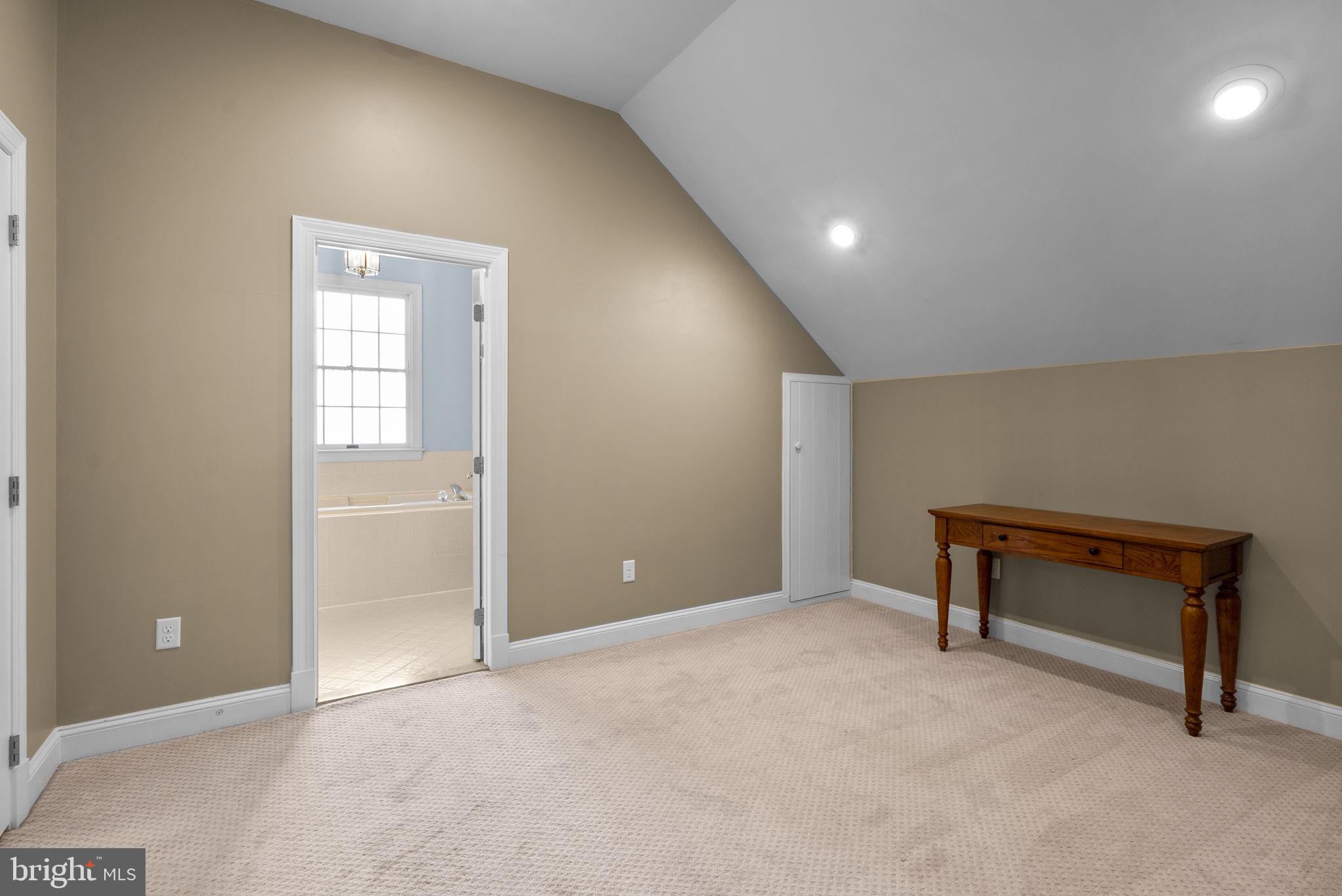 6409 SUMMER SUNRISE DRIVE