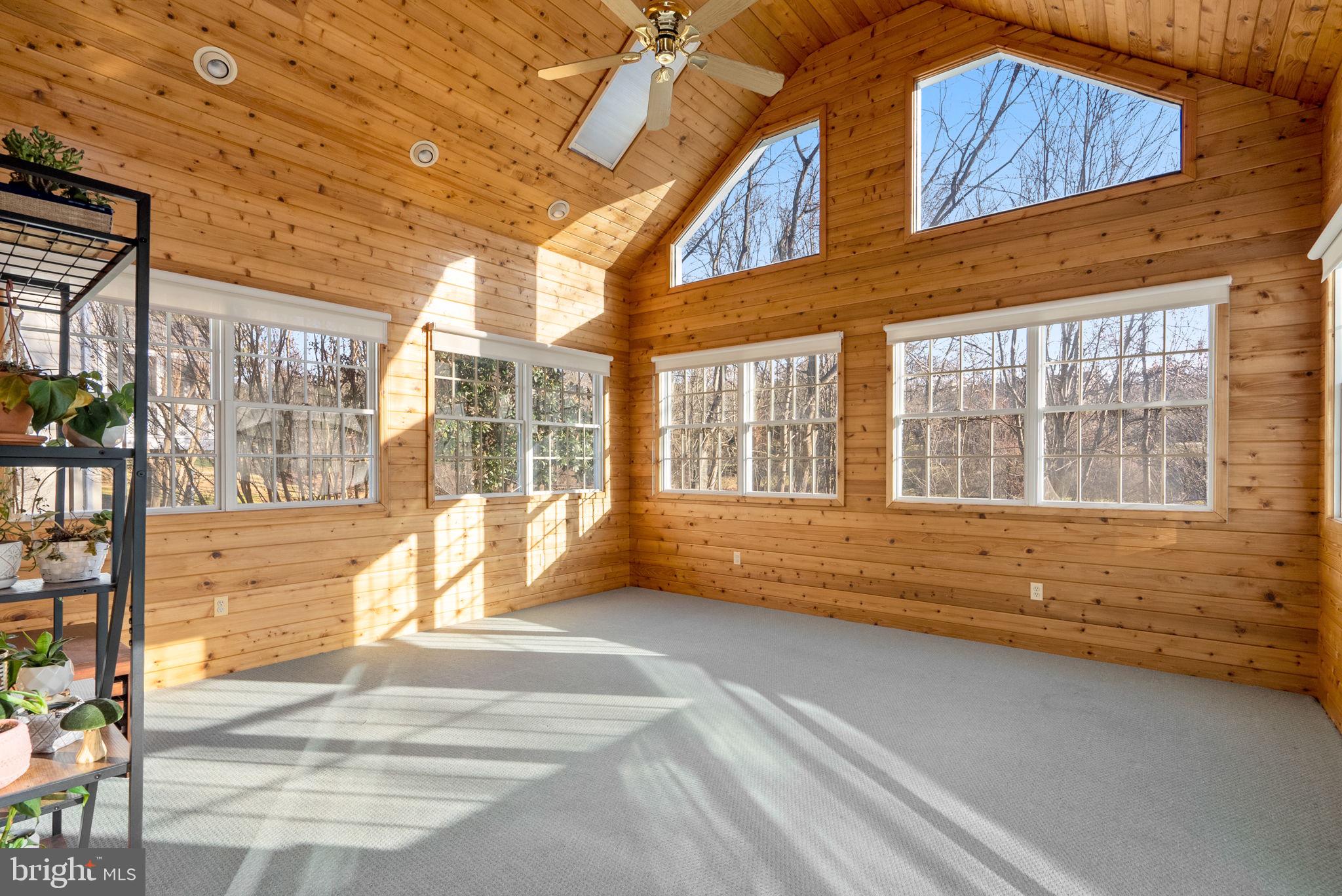 6409 SUMMER SUNRISE DRIVE