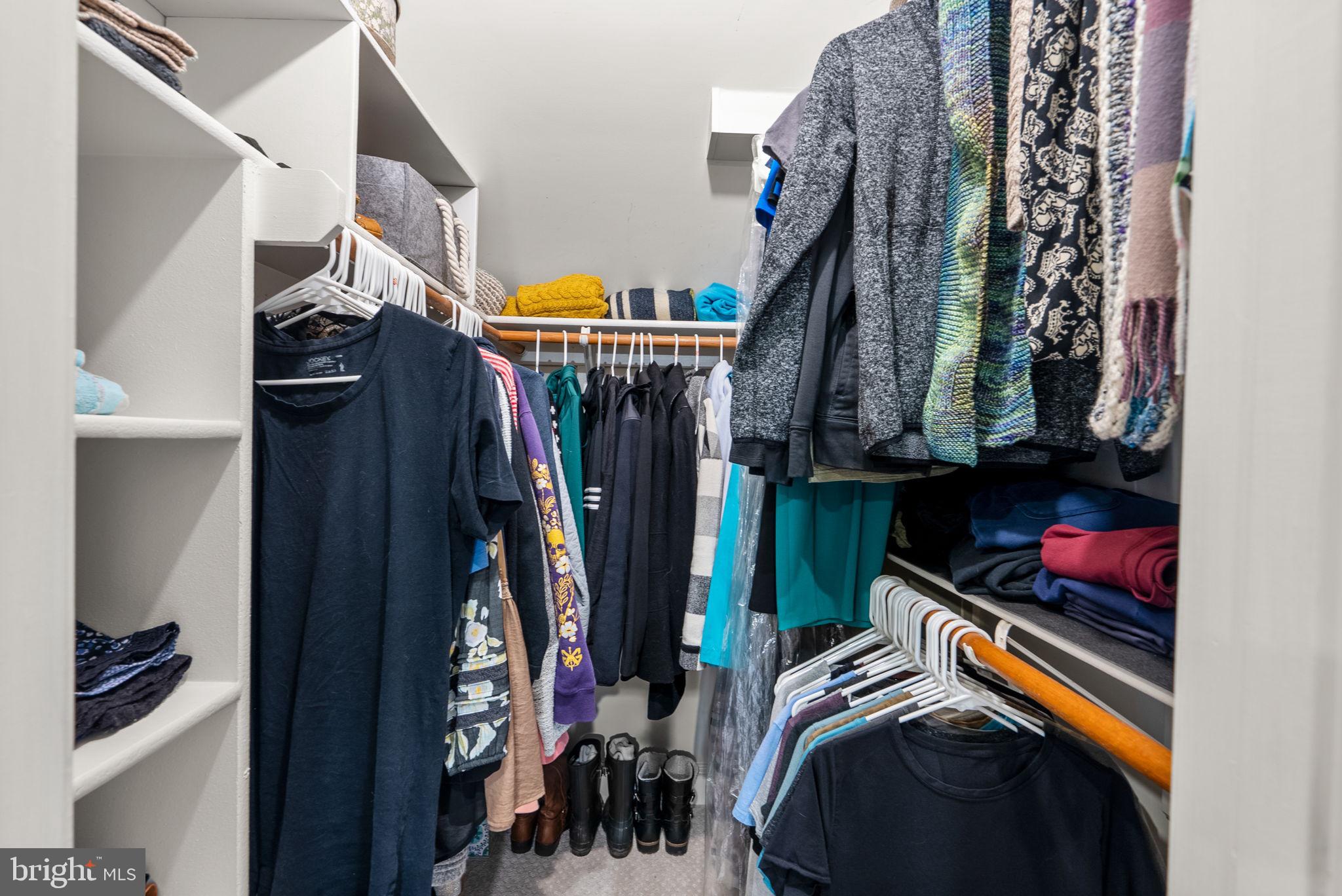 6409 SUMMER SUNRISE DRIVE