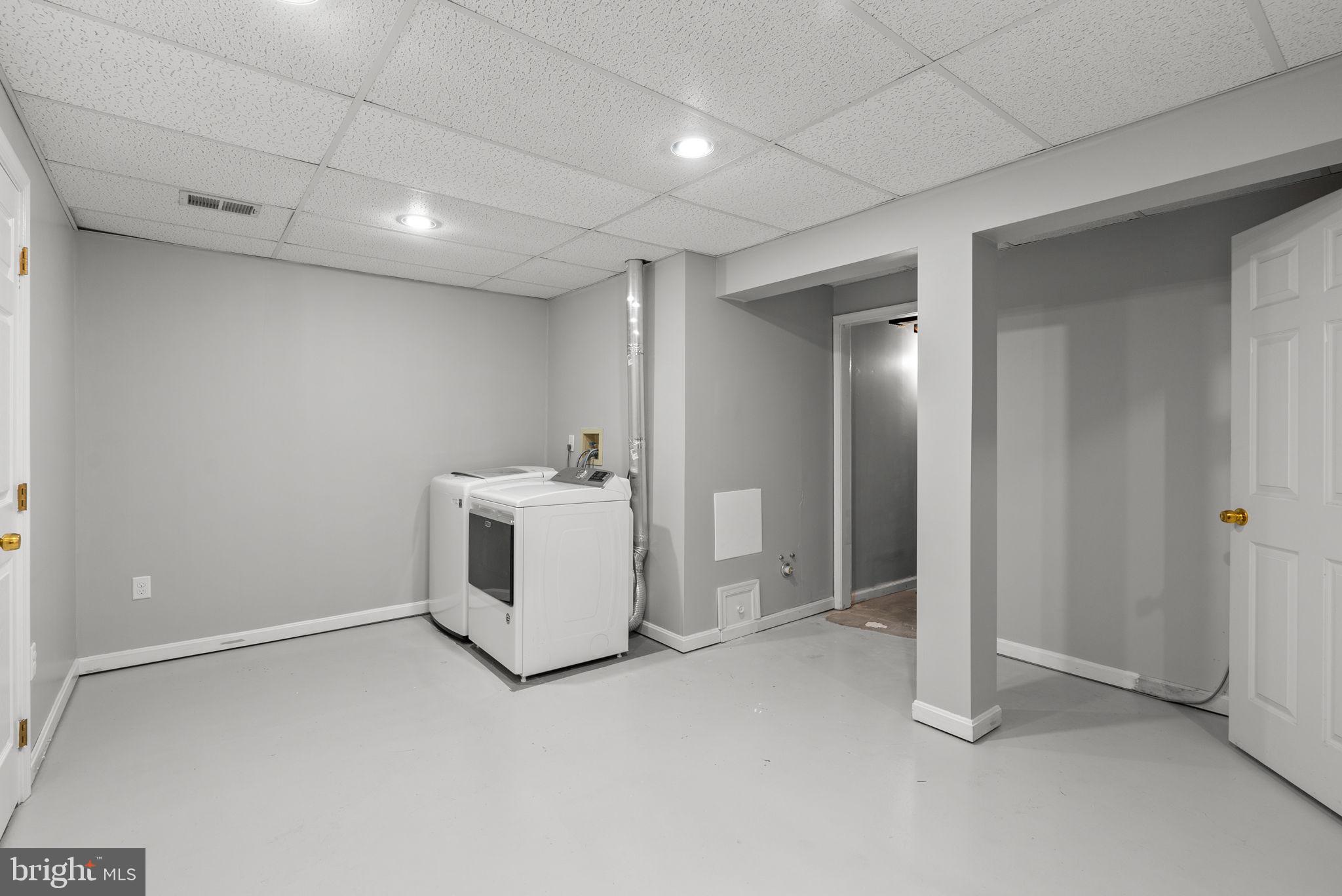 6409 SUMMER SUNRISE DRIVE