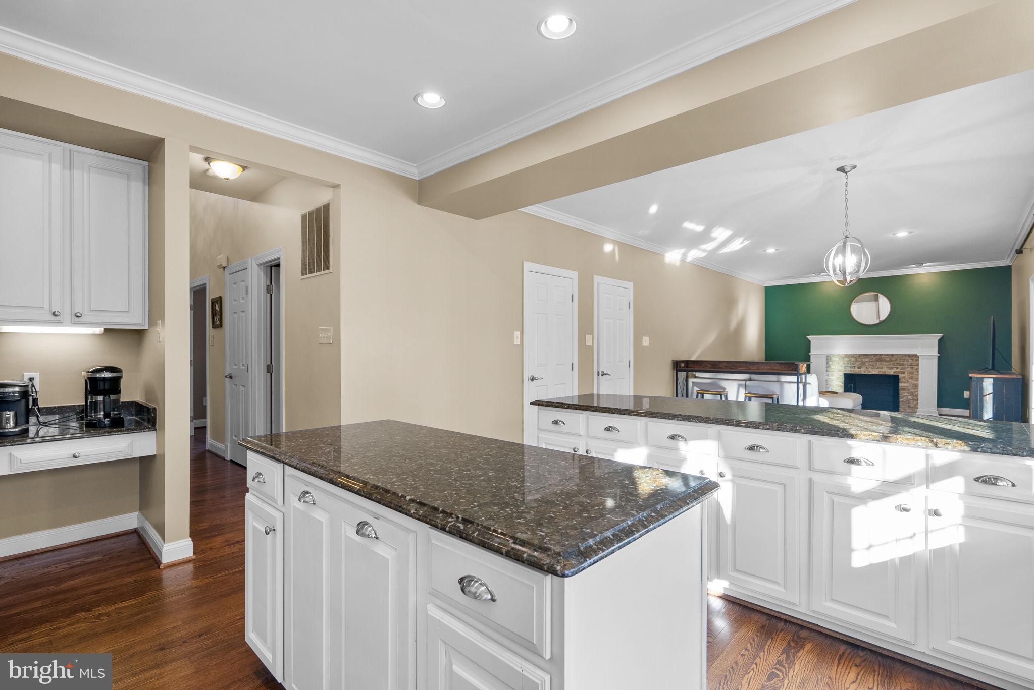 6409 SUMMER SUNRISE DRIVE