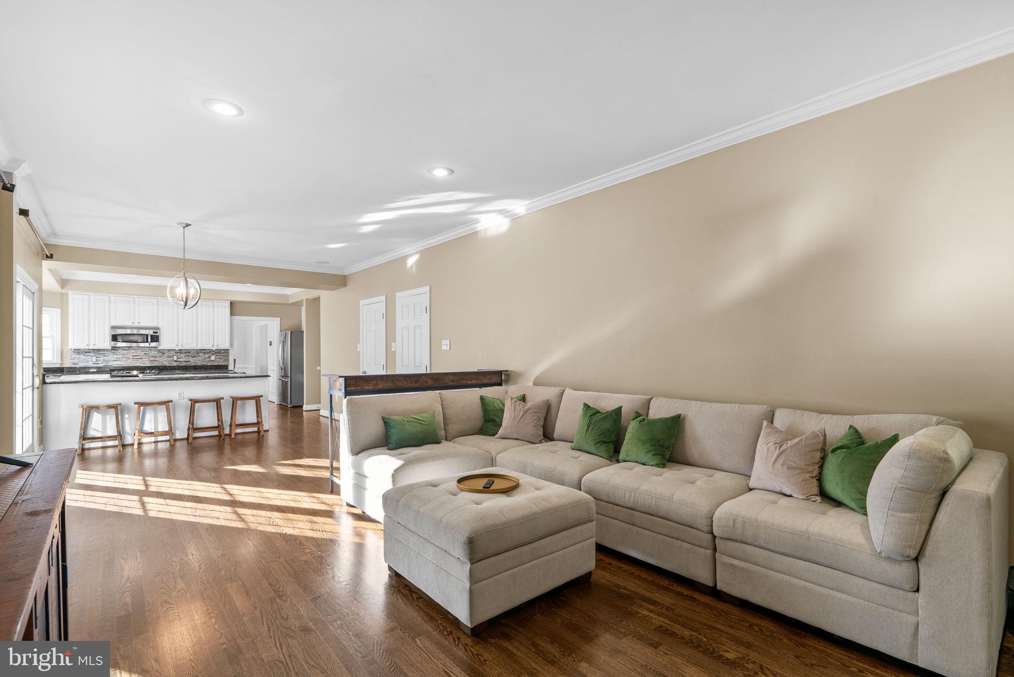 6409 SUMMER SUNRISE DRIVE