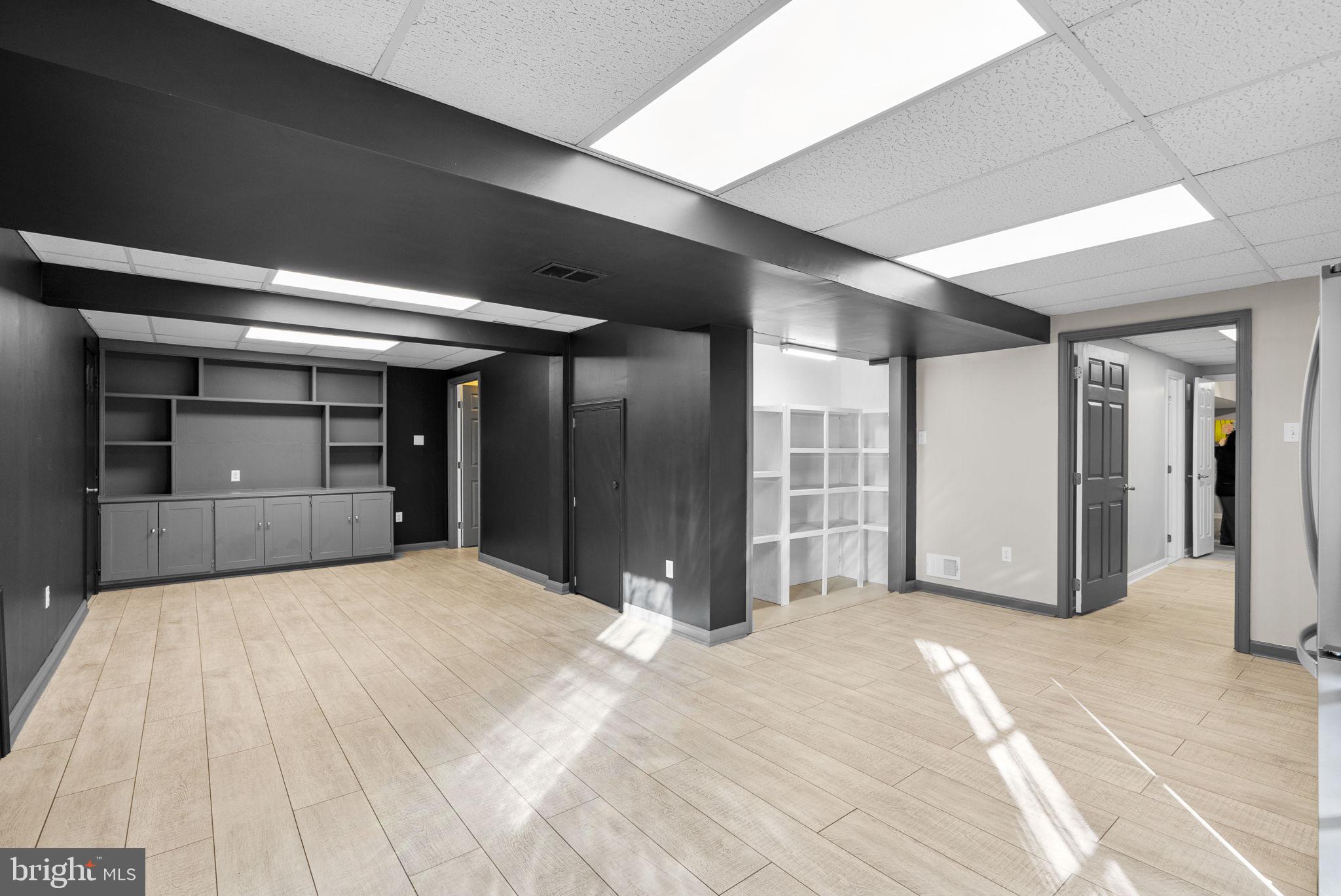 6409 SUMMER SUNRISE DRIVE