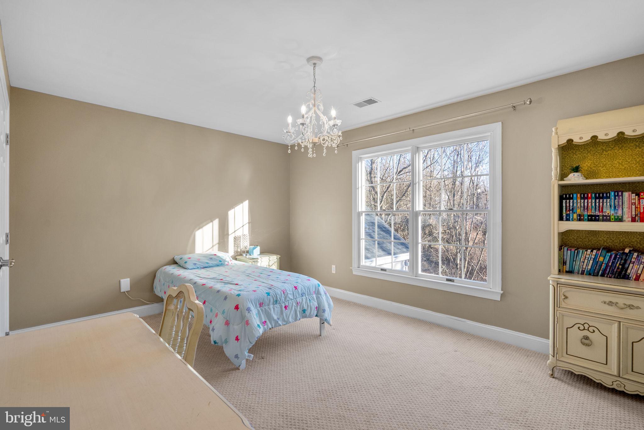 6409 SUMMER SUNRISE DRIVE