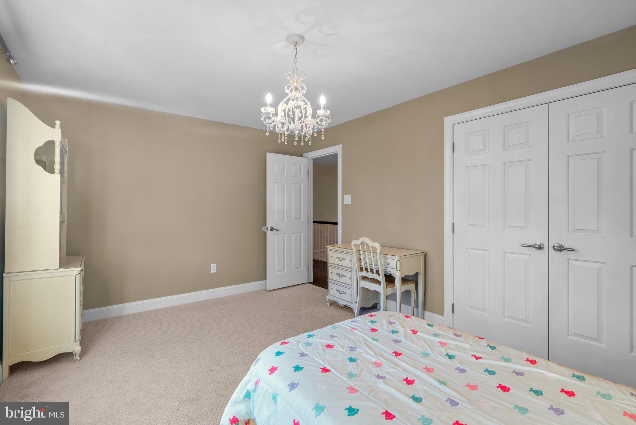 6409 SUMMER SUNRISE DRIVE