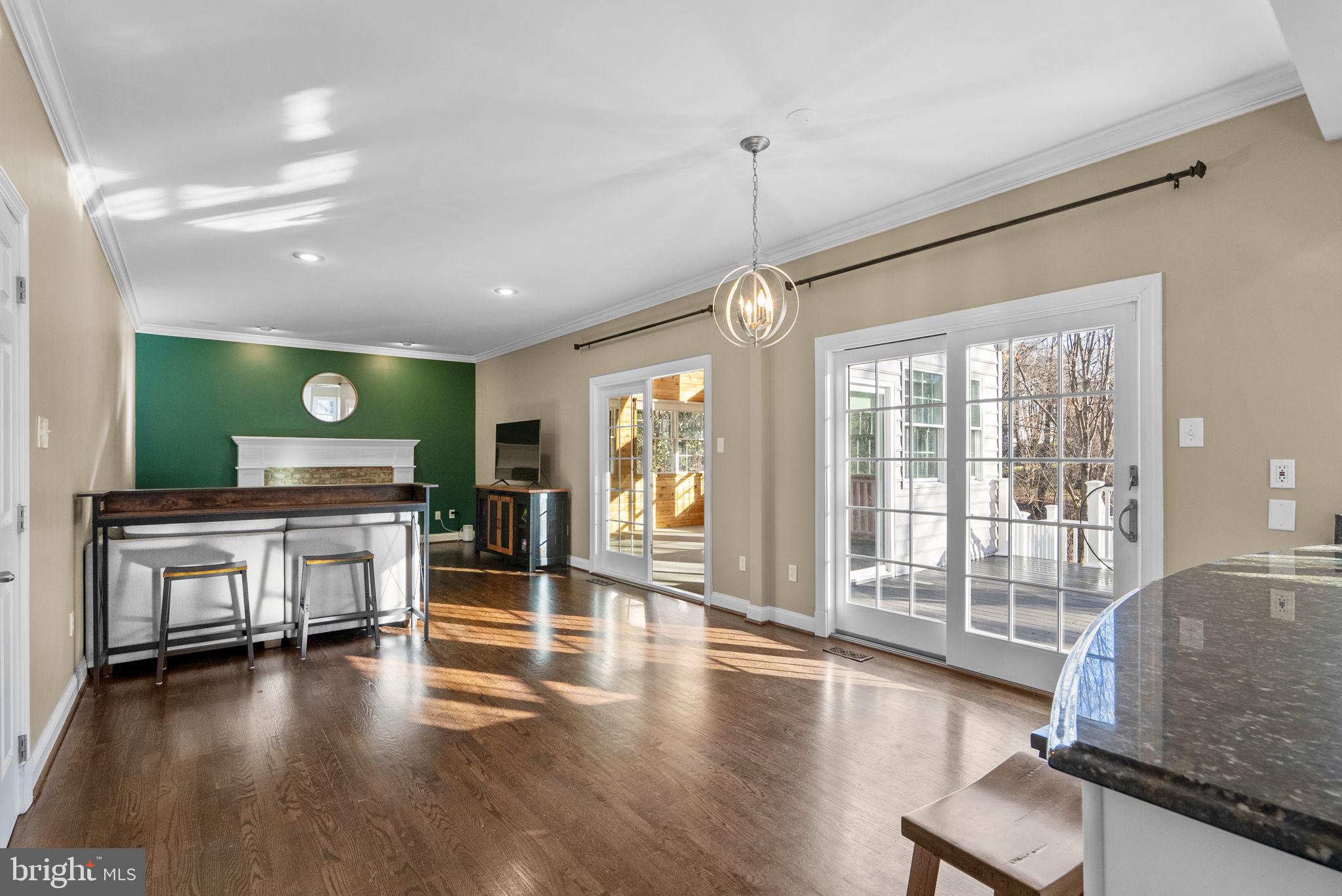 6409 SUMMER SUNRISE DRIVE