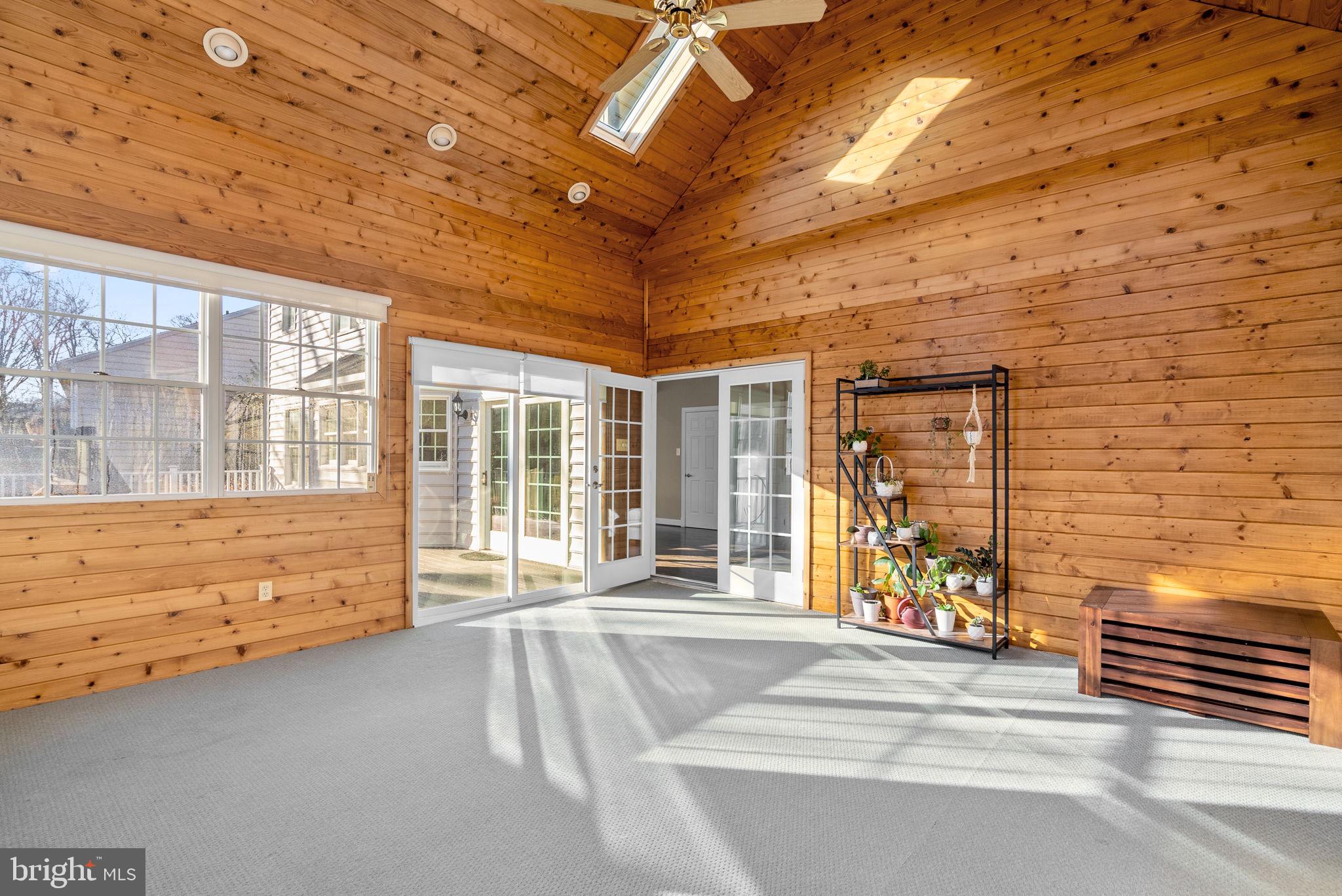 6409 SUMMER SUNRISE DRIVE