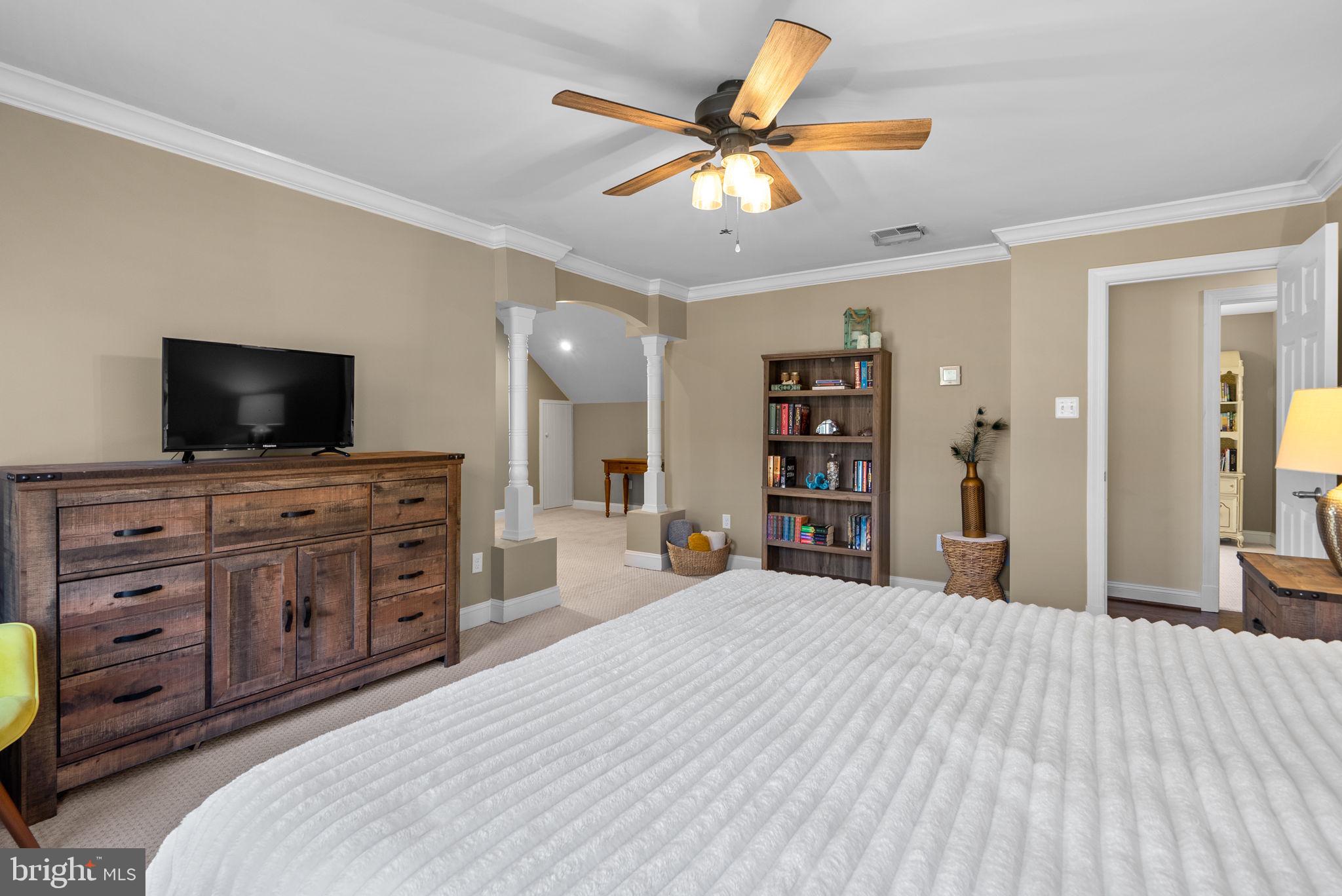 6409 SUMMER SUNRISE DRIVE