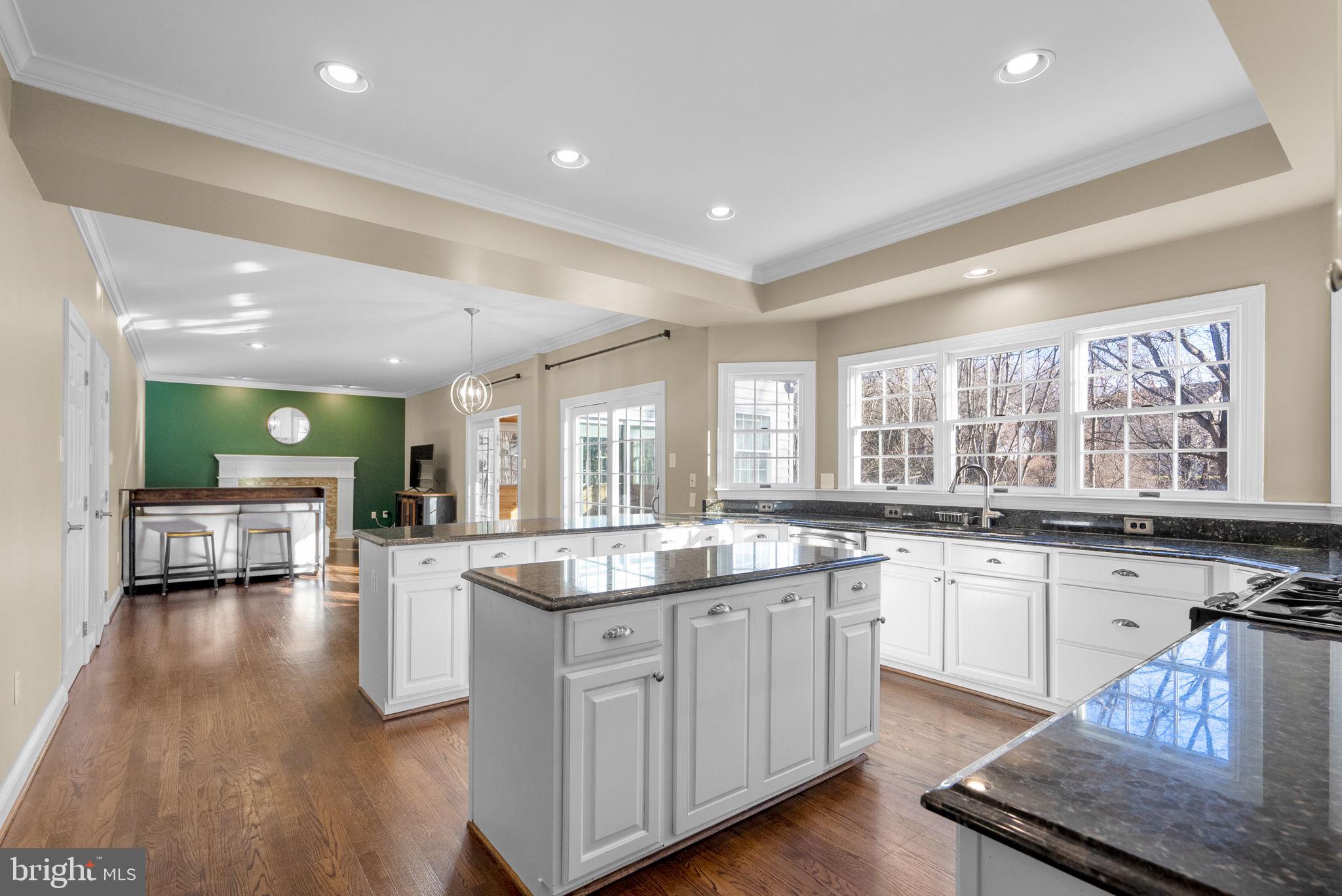 6409 SUMMER SUNRISE DRIVE