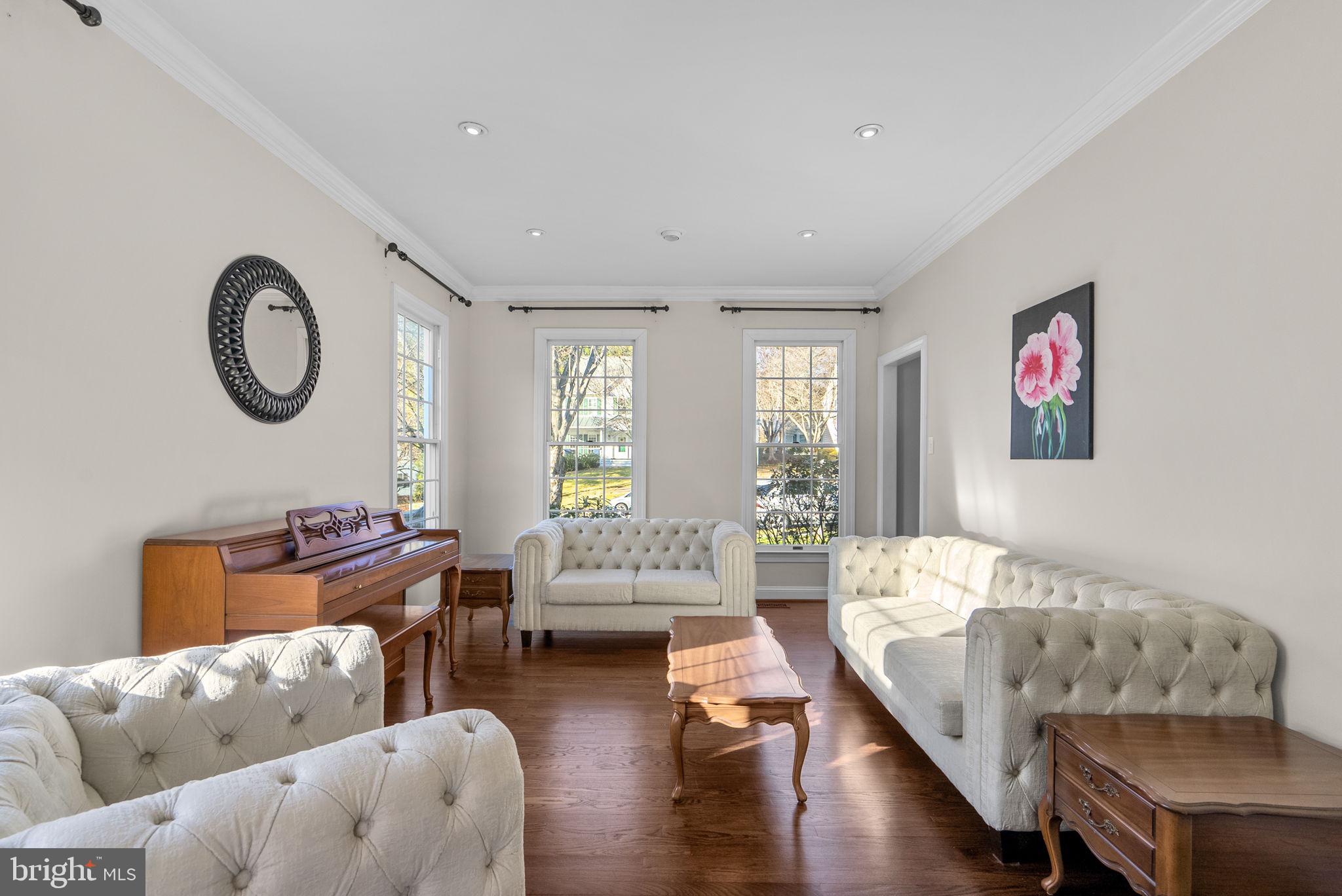 6409 SUMMER SUNRISE DRIVE